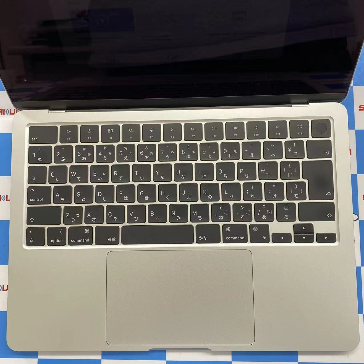MacBook Air 13インチ Mid2022 Apple M2 (CPU:8C/GPU:10C)8GB 512GB シルバー MLY03J/A 美品