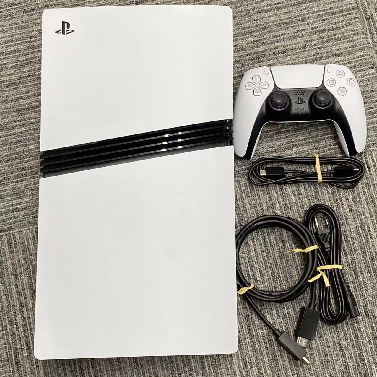 PlayStation5 Pro CFI-7000B01 2TB ホワイト系