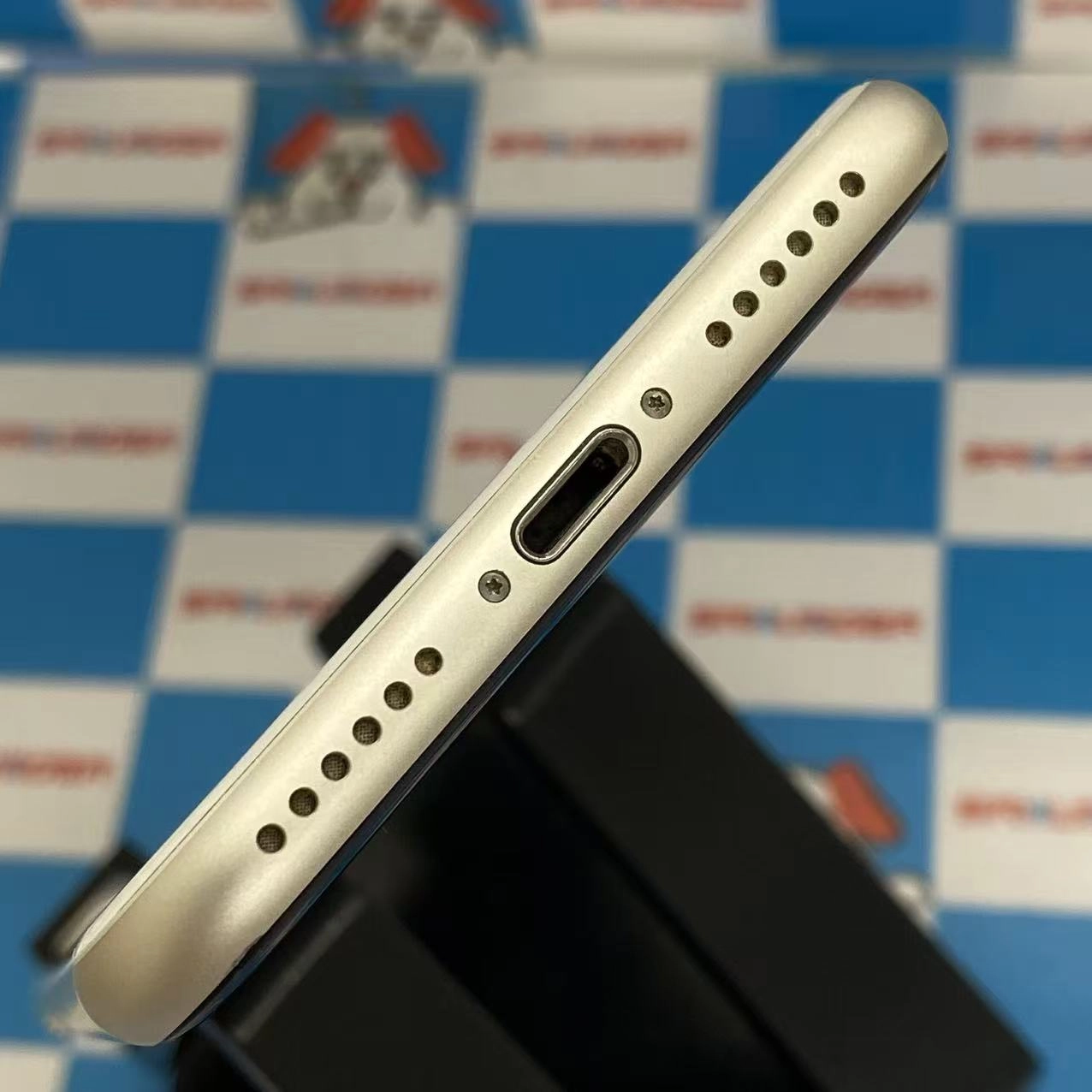 iPhoneSE 第3世代 128GB スターライト MMYG3J/A SoftBank版SIMフリー