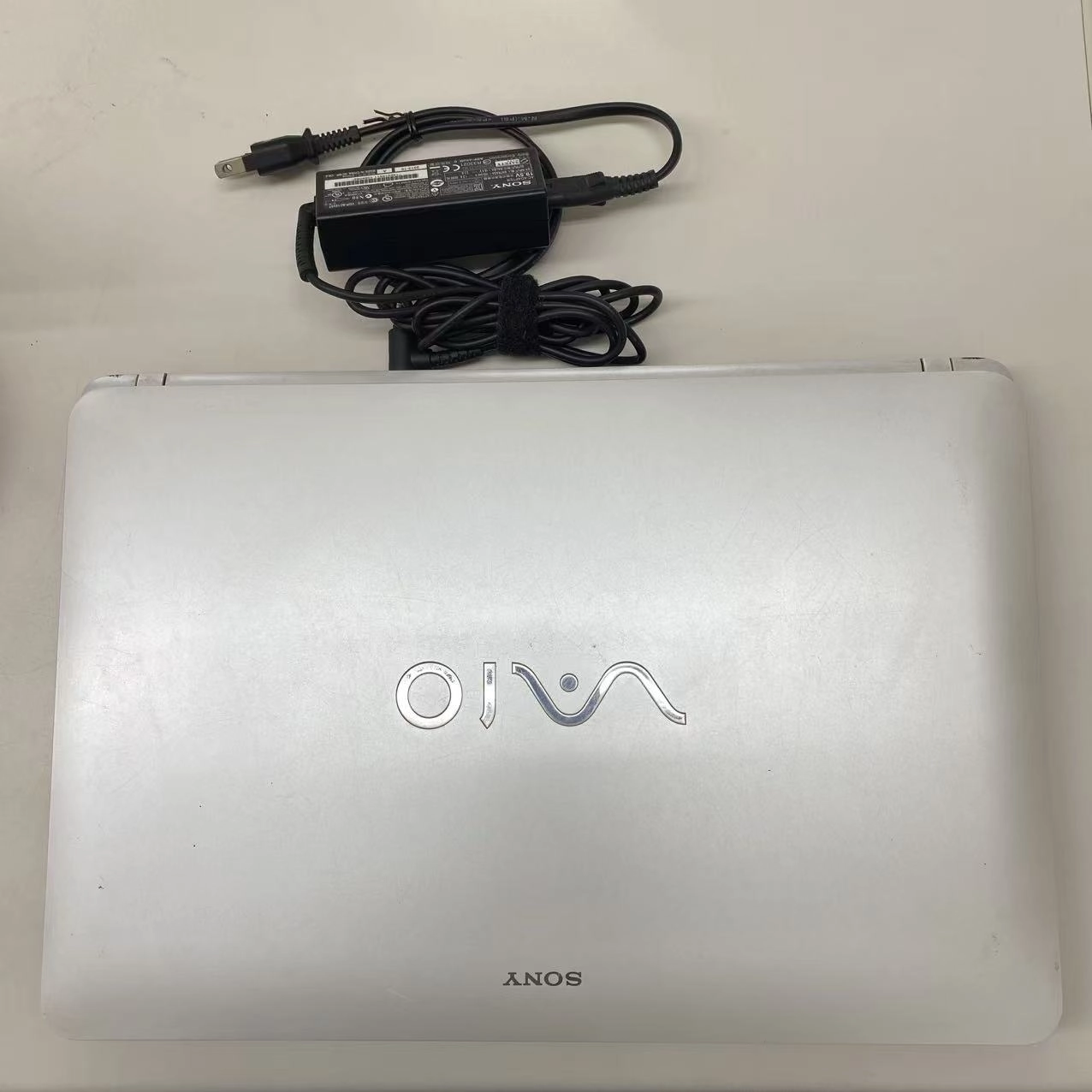 SONY 8GB ホワイト SVF153B1GN