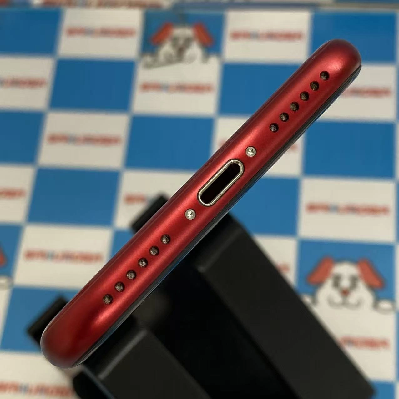 iPhoneSE 第3世代 64GB Product Red MMYE3J/A docomo版SIMフリー美品