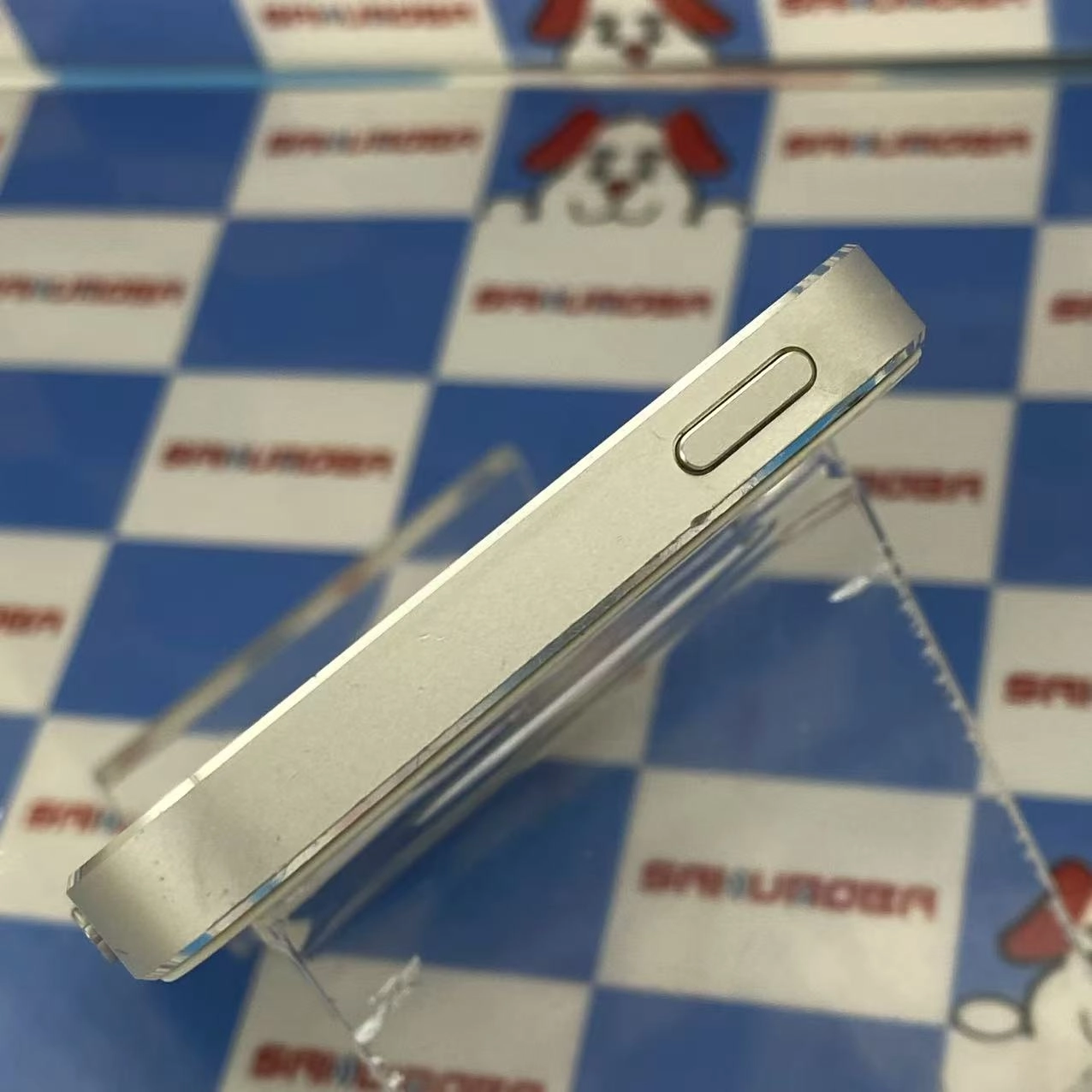 iPhone5 16GB ホワイト＆シルバー MD655LL/A SIMフリー訳あり品