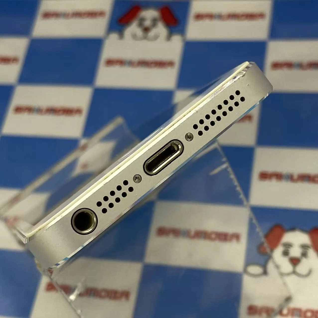 iPhone5 16GB ホワイト＆シルバー MD655LL/A SIMフリー訳あり品