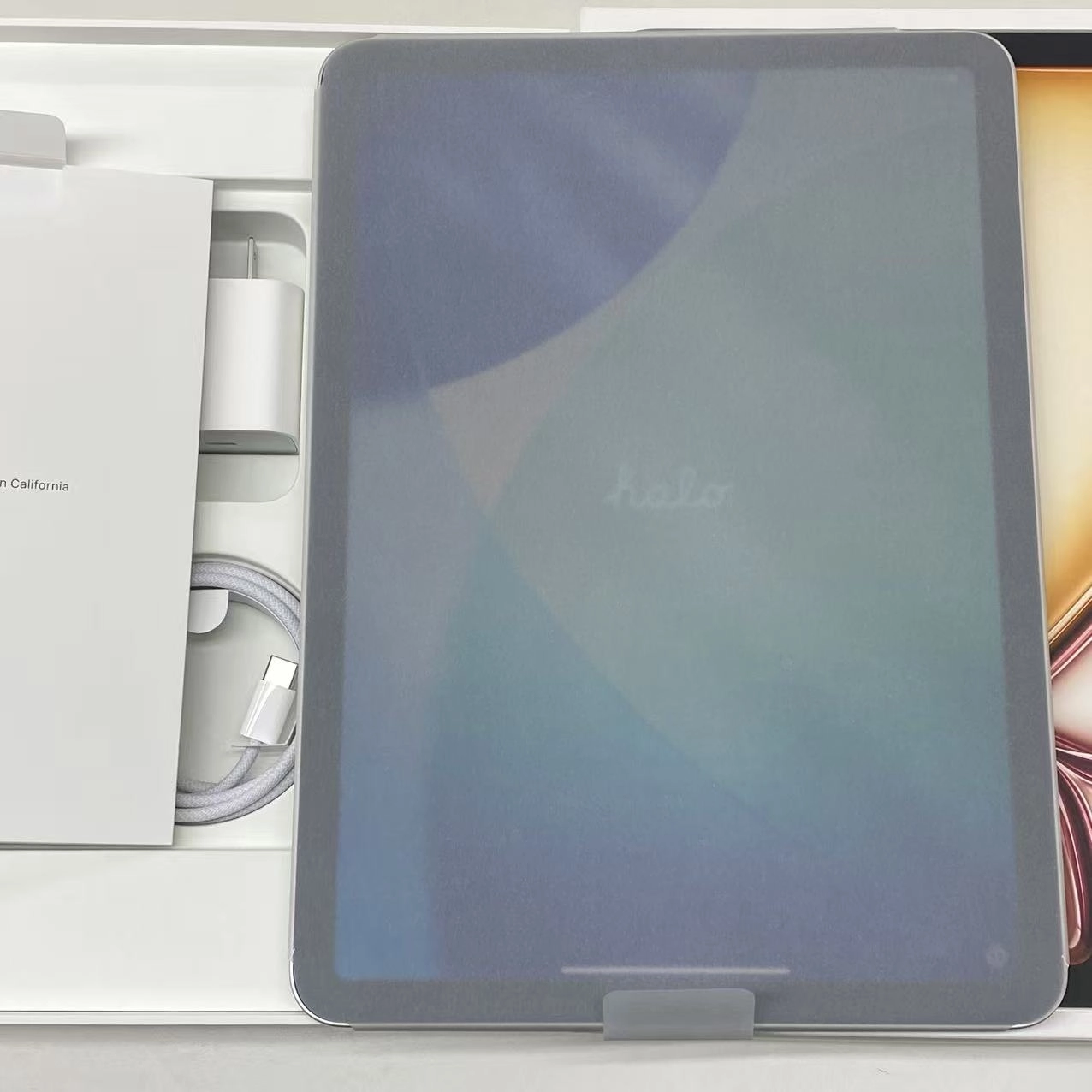 iPad Air 11インチ 第8世代 Wi-Fiモデル 128GB スターライト MH334J/A 開封未使用品