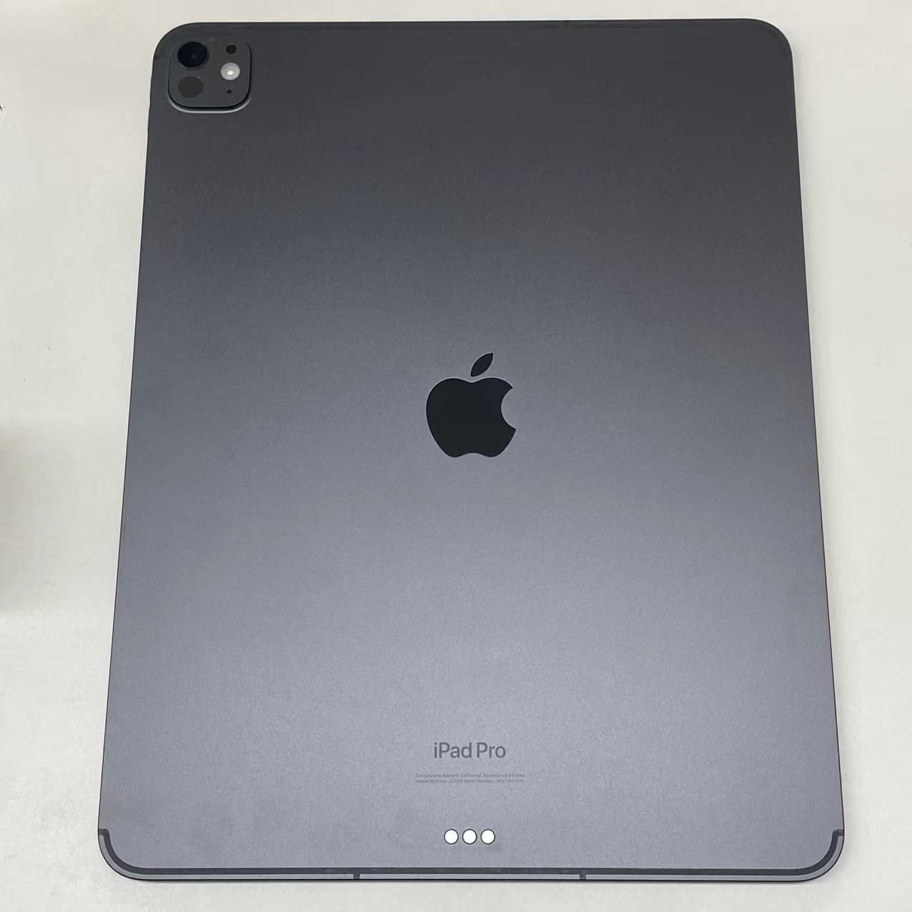iPad Pro 13インチ 第1世代 Wi-Fi + Cellular 256GB MVXR3J/A AU版SIMフリー 新品同様 スペースブラック au