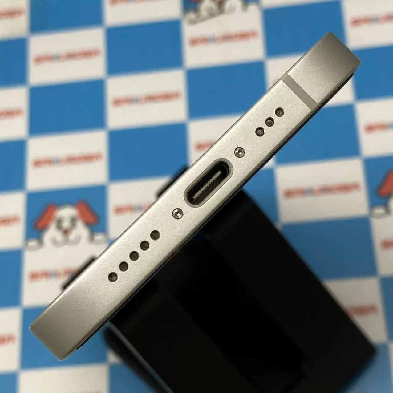 iPhone 16e 256GB ホワイト MD1W4J/A SIMフリー 美品