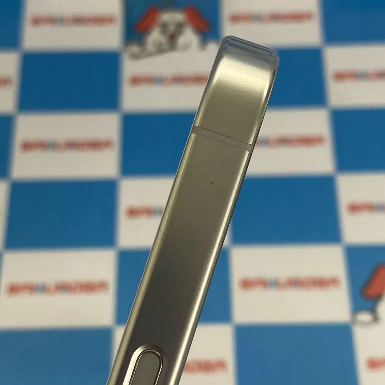 iPhone16 Pro 1TB ホワイトチタニウム MYN93J/A Apple版SIMフリー 美品