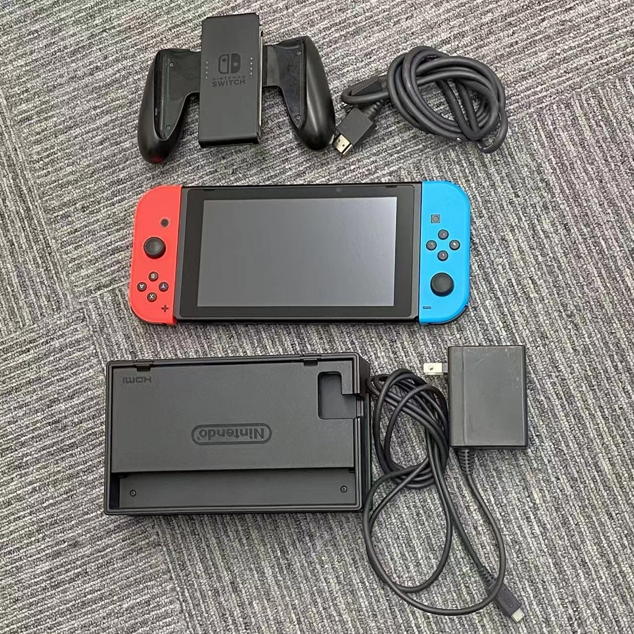 Nintendo Switch 2019年モデル 32GB ネオンブルー&times;ネオンレッド HAC-001 美品