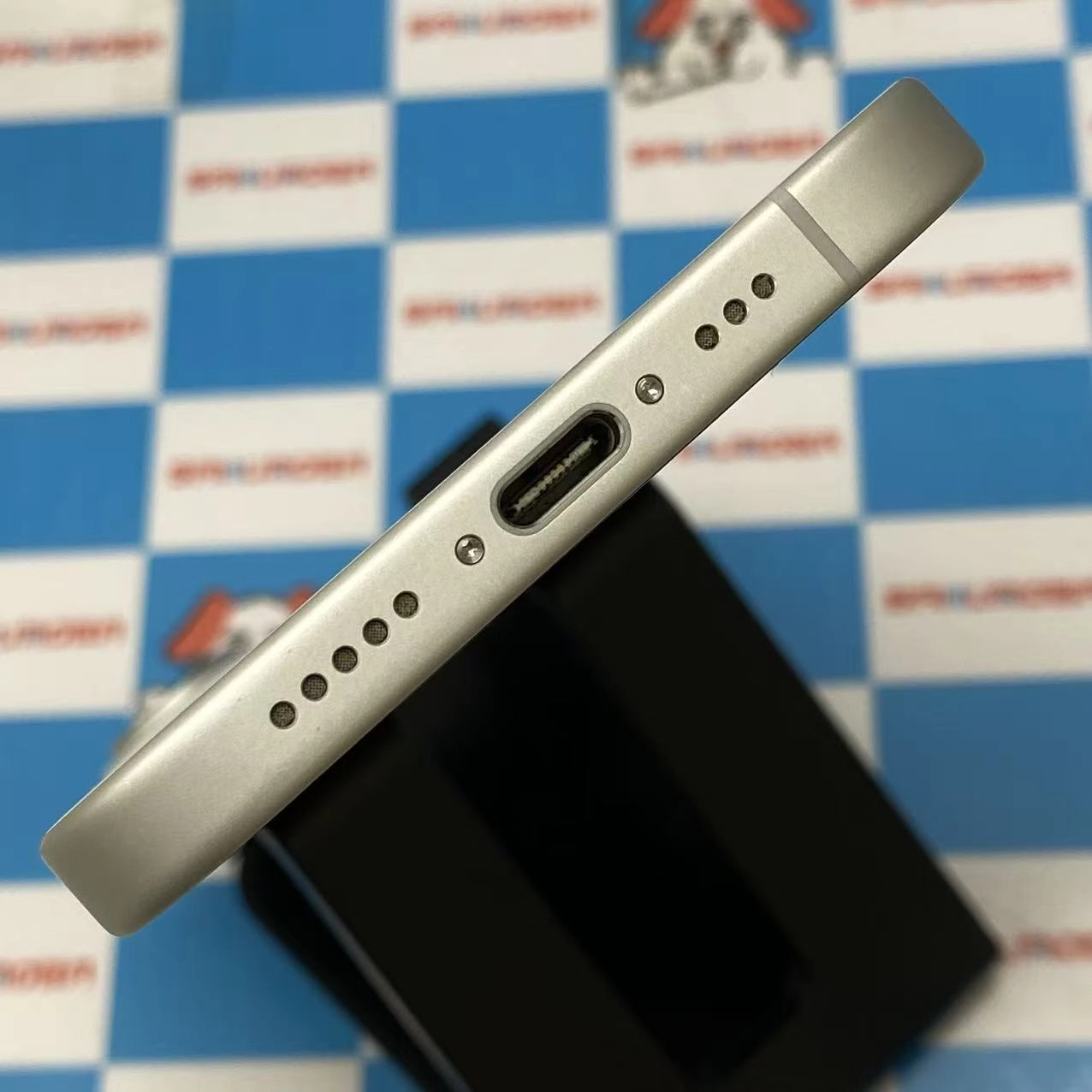 iPhone16 128GB ホワイト MYDR3J/A SIMフリー 美品