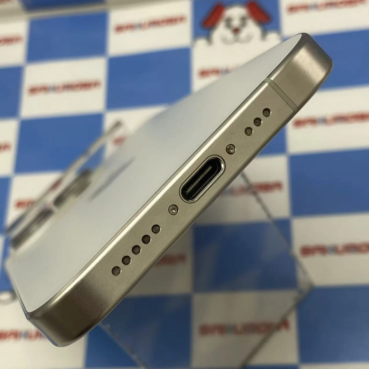 iPhone15 Pro 512GB ホワイトチタニウム MTUJ3J/A SoftBank版SIMフリー 美品