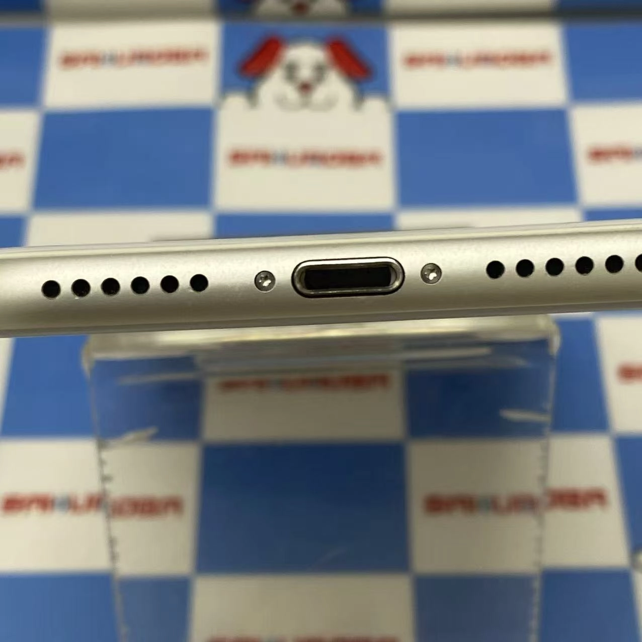 iPhone7 32GB シルバー MNCF2J/A AU版SIMフリー美品 au