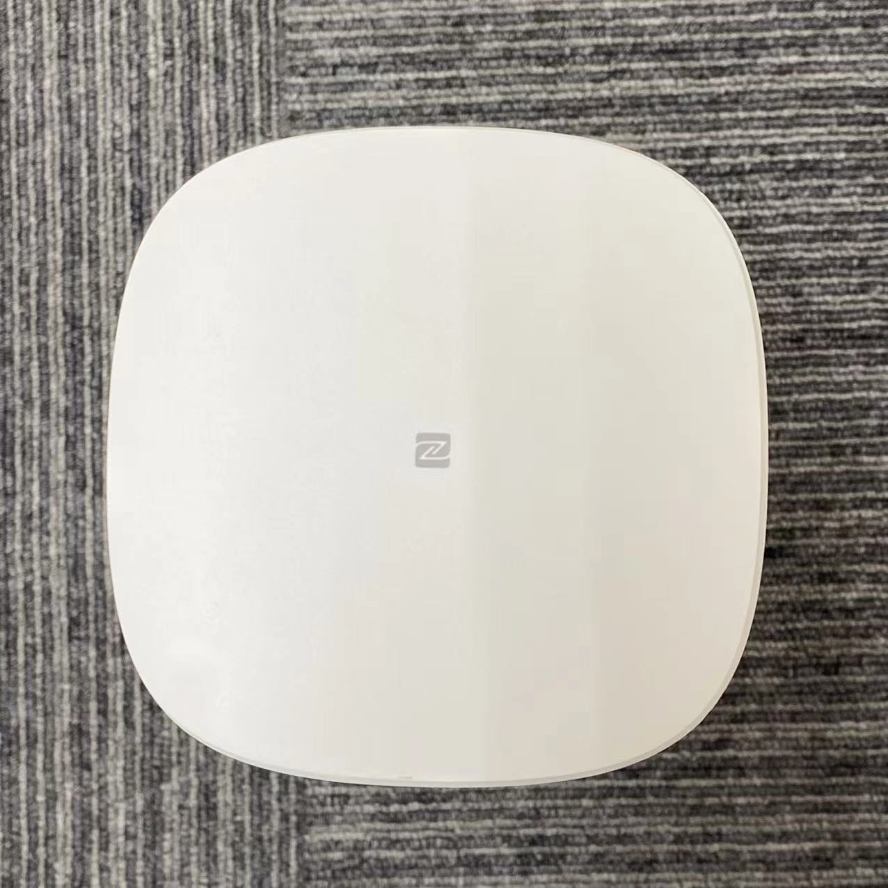 Speed Wi-Fi HOME 5G L13 ZTR02 ホワイト 極美品