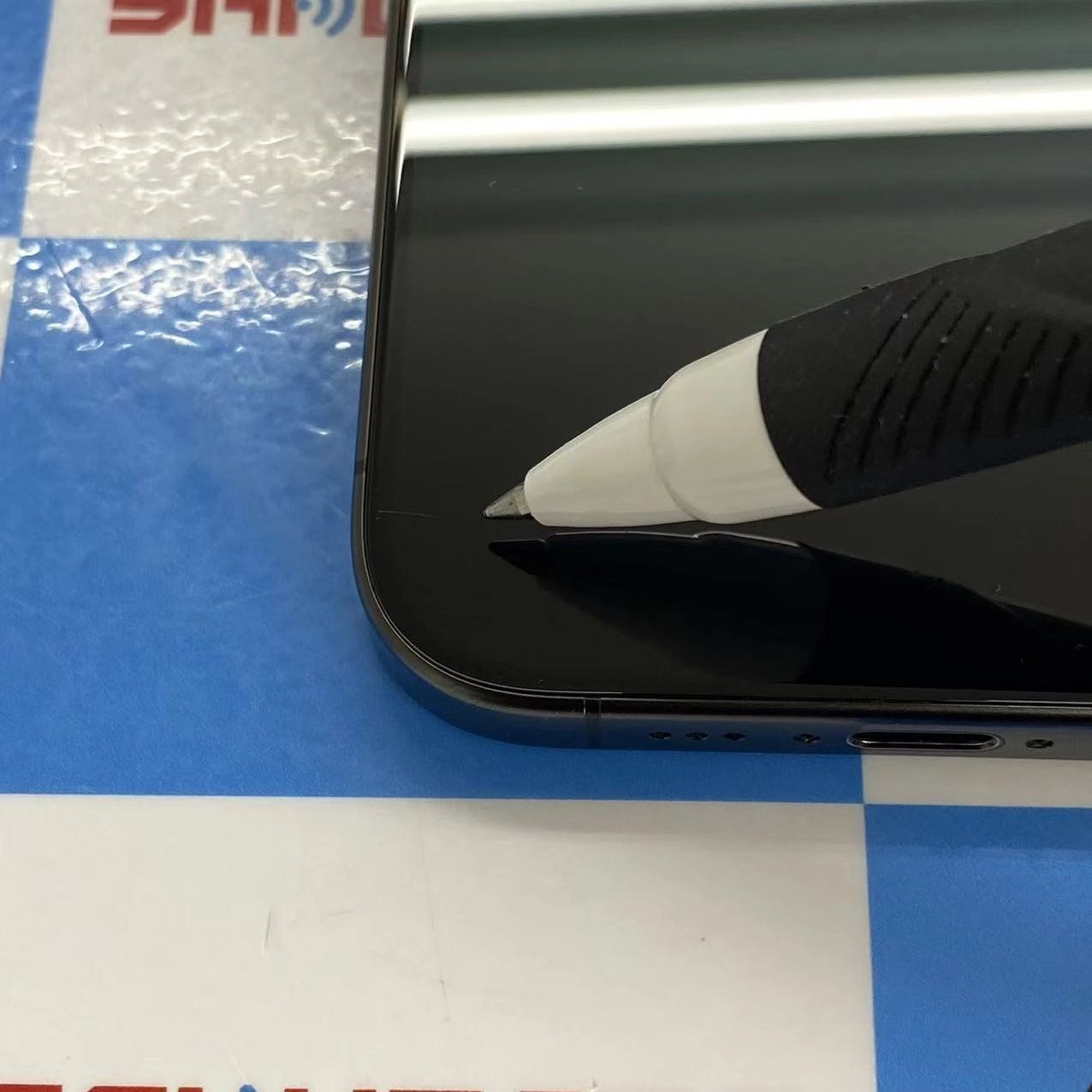 iPhone15 Pro 256GB ブラックチタニウム MTUC3J/A Apple版SIMフリー