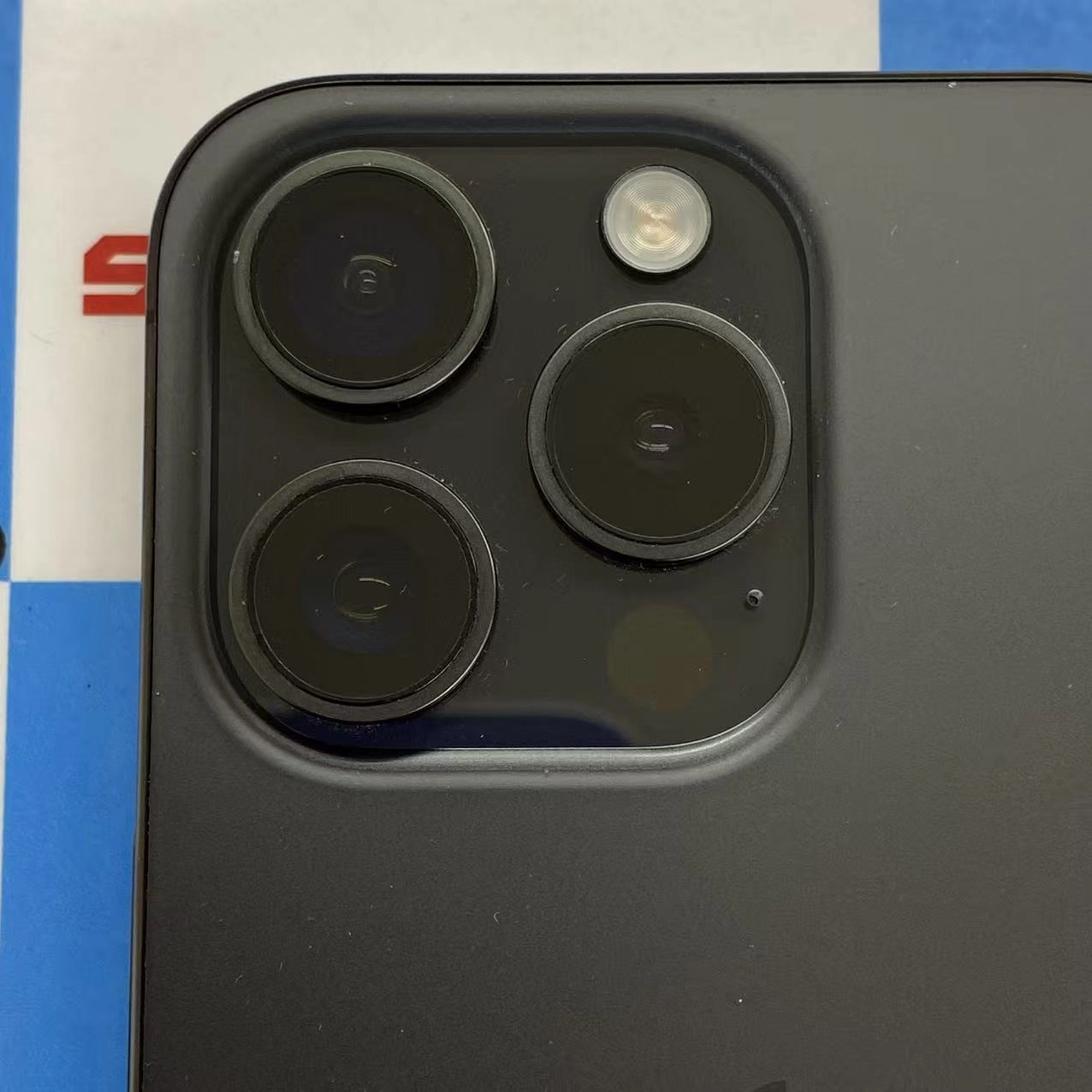 iPhone15 Pro 256GB ブラックチタニウム MTUC3J/A Apple版SIMフリー