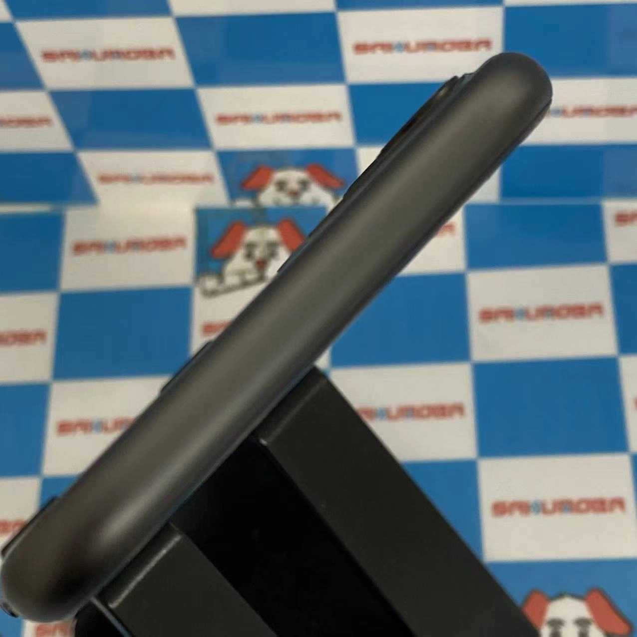 iPhone11 64GB ブラック MWLT2J/A docomo版SIMフリー 美品
