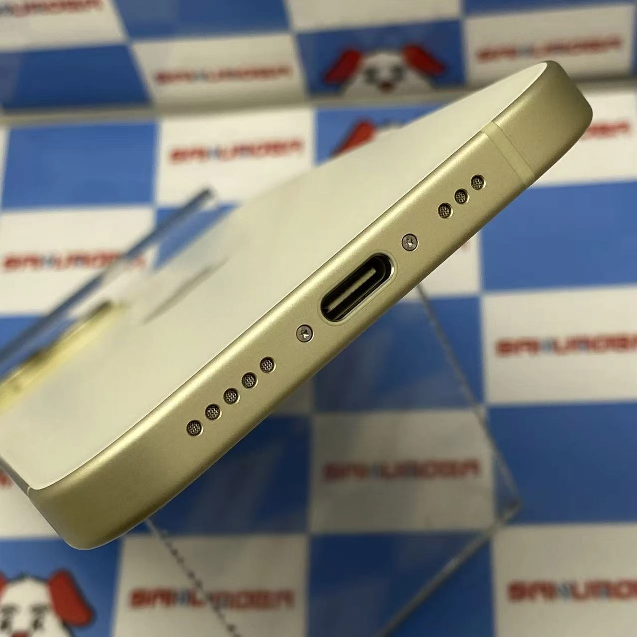 iPhone15 256GB イエロー MTMQ3J/A SoftBank版SIMフリー 新品同様