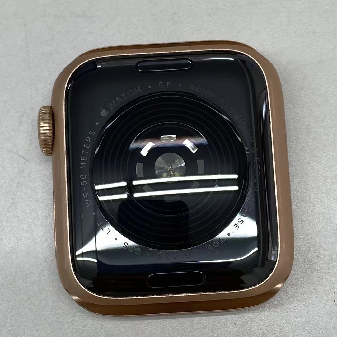 Apple Watch SE 40mm GPS+Cellularモデル 32GB ゴールド MKQX3J/A 訳あり品