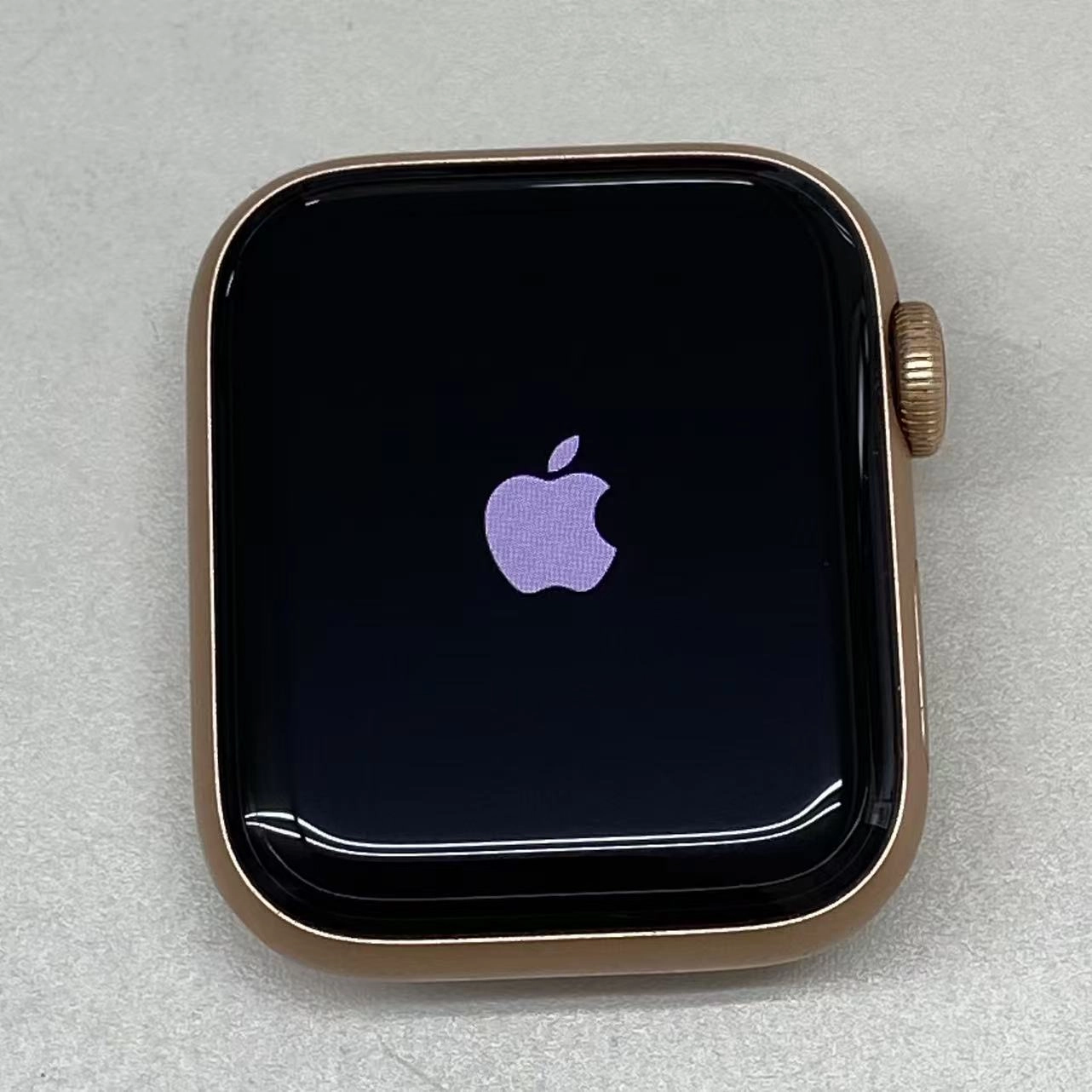Apple Watch SE 40mm GPS+Cellularモデル 32GB ゴールド MKQX3J/A 訳あり品