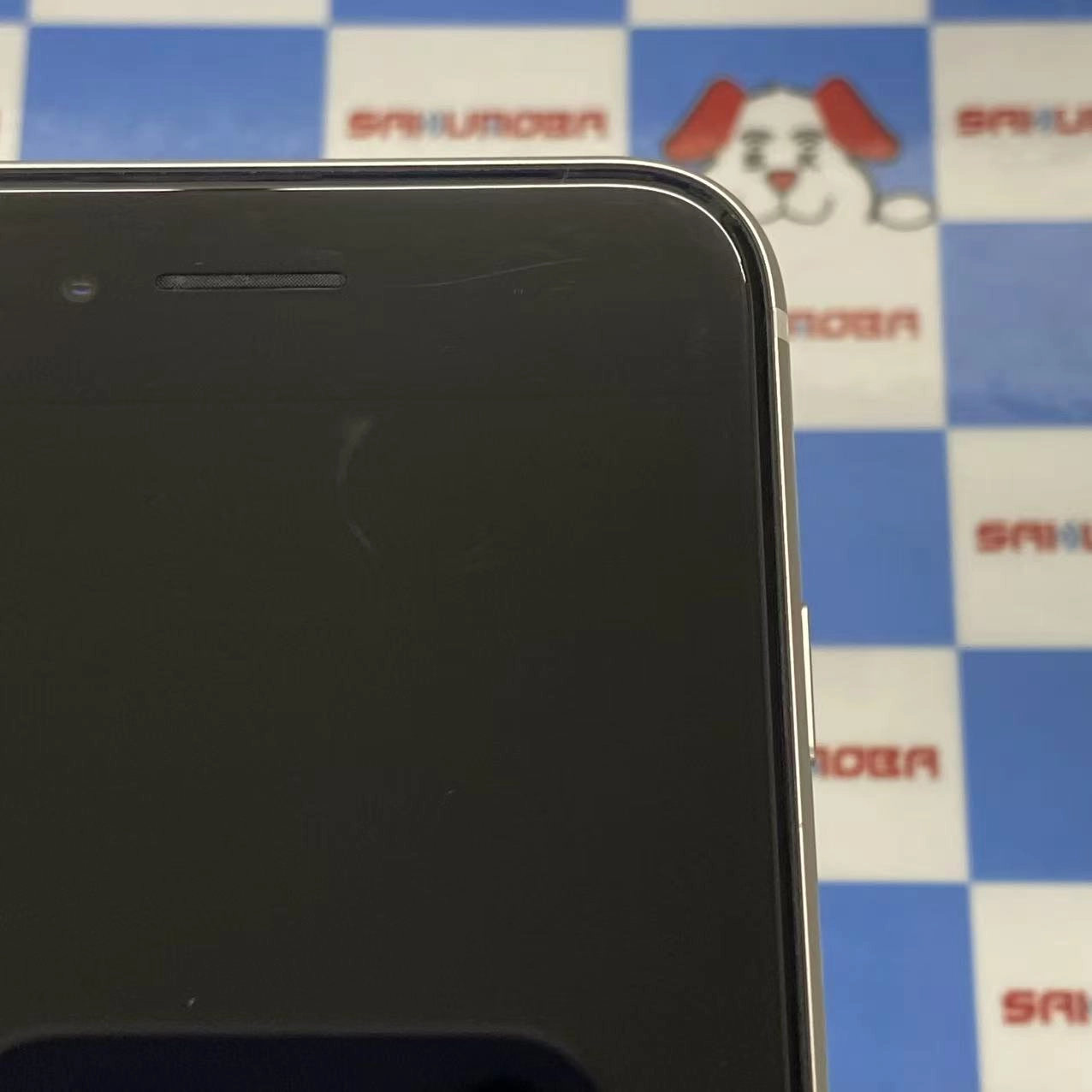 iPhoneSE 第3世代 128GB スターライト MMYG3J/A docomo版SIMフリー