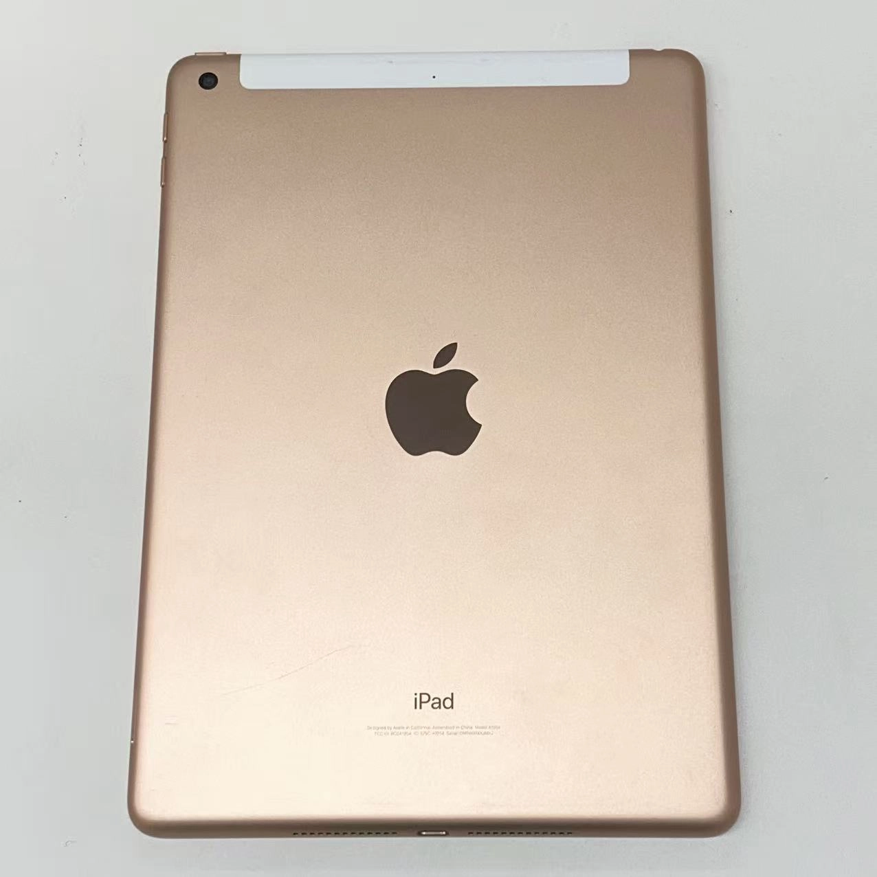 iPad 第6世代 Wi-Fi+Cellularモデル 32GB ゴールド MRM02J/A SoftBank版SIMフリー ジャンク品