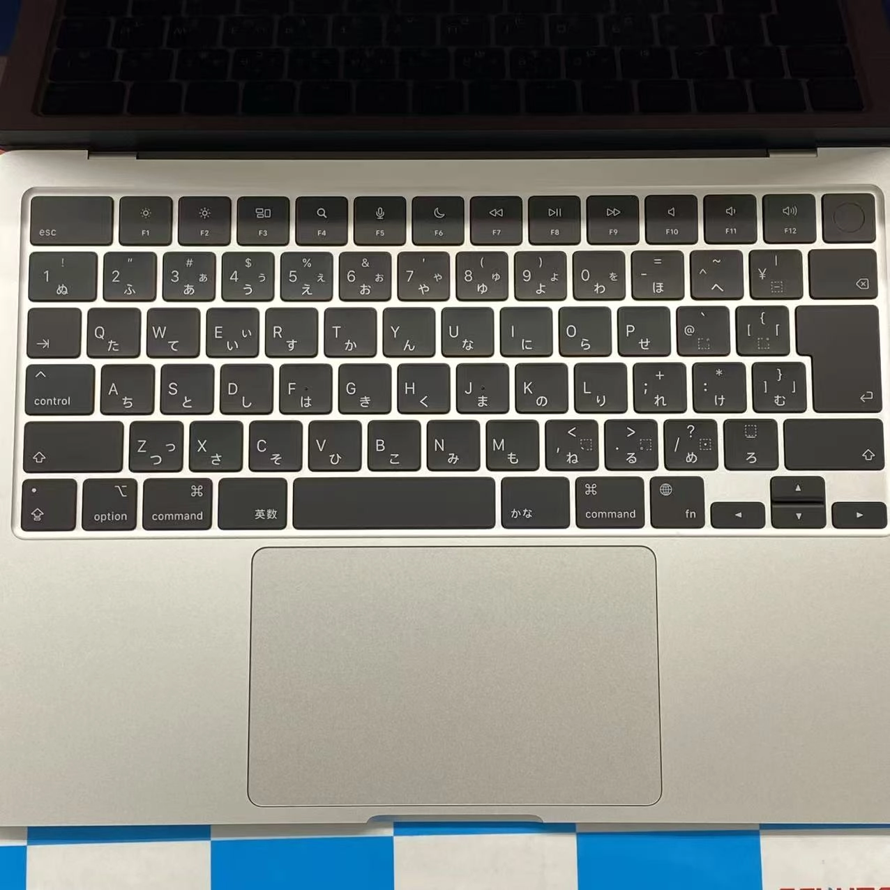 MacBook Air 13.6インチ Early2024 Apple M3 16GB/256GB シルバー MC8H4J/A 新品同様