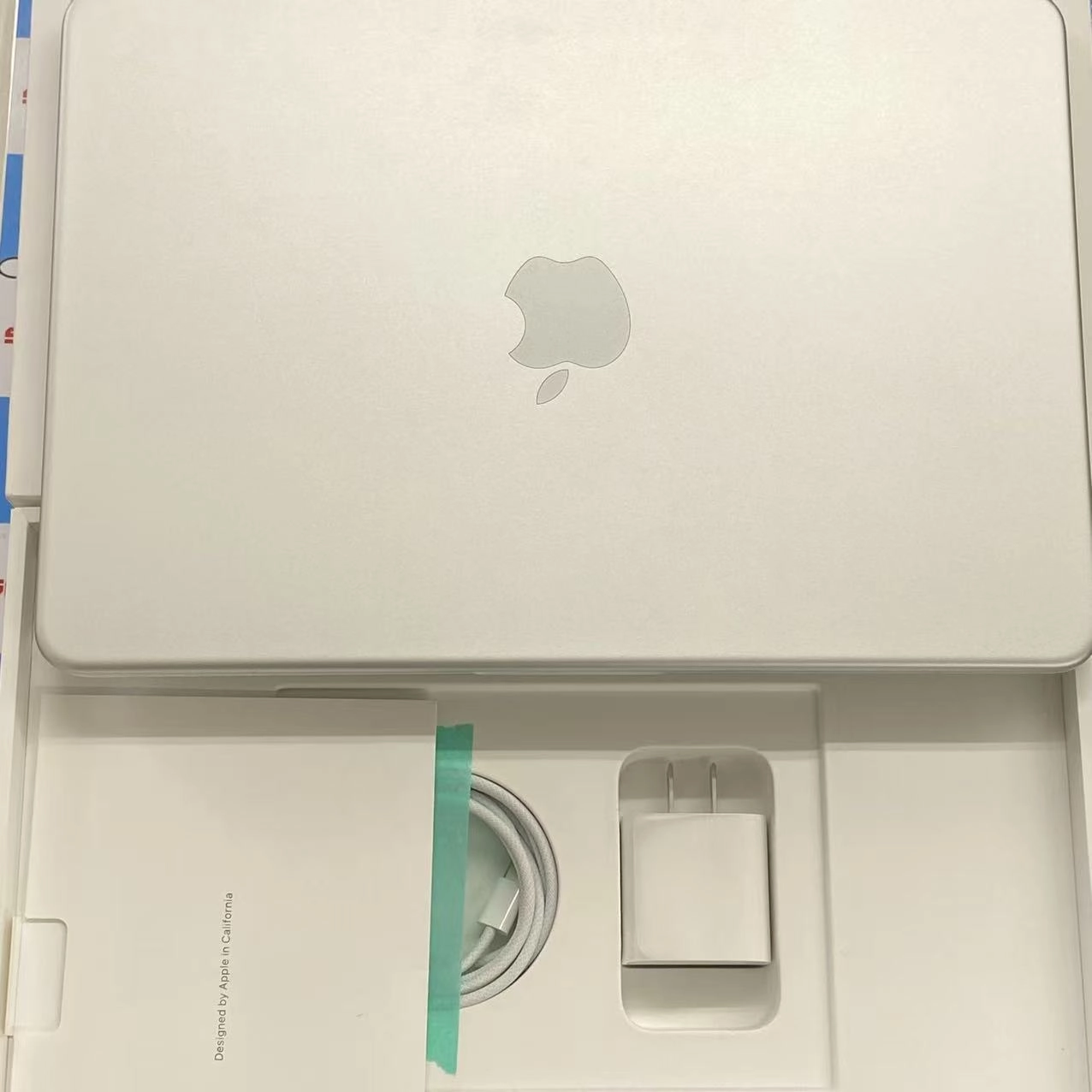MacBook Neo Early 2026 Apple A18 Pro 8GB/256GB シルバー MHFA4J/A 新品同様