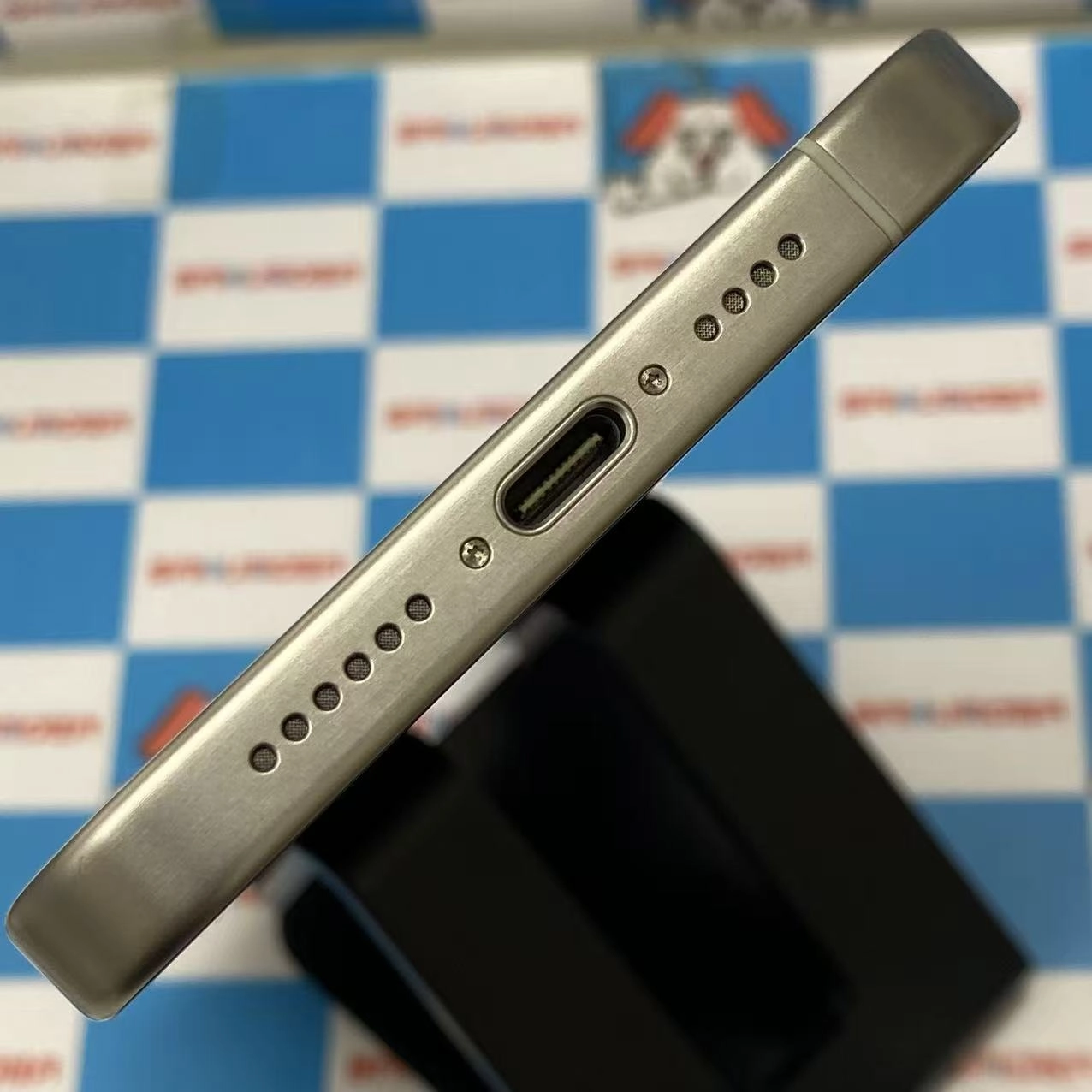 iPhone15 Pro Max 512GB ホワイトチタニウム MU6V3J/A SIMフリー 美品