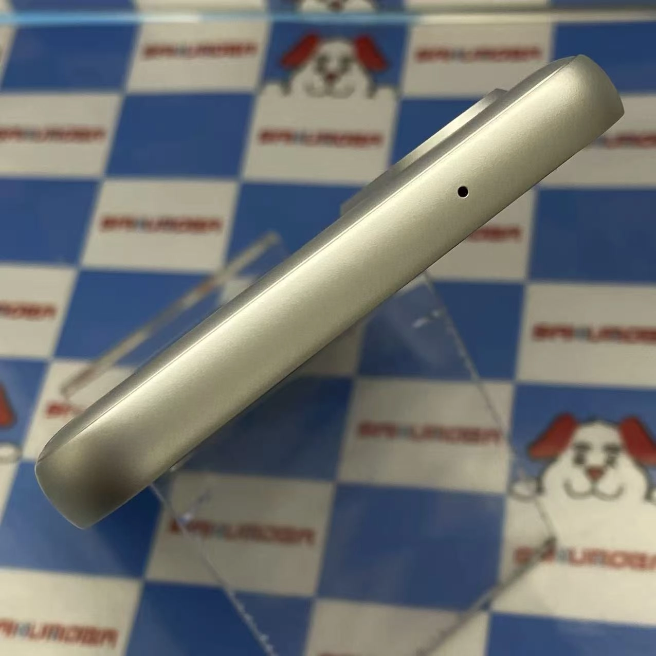 BASIO 64GB シルバー KYG04 AU版SIMフリー美品 au