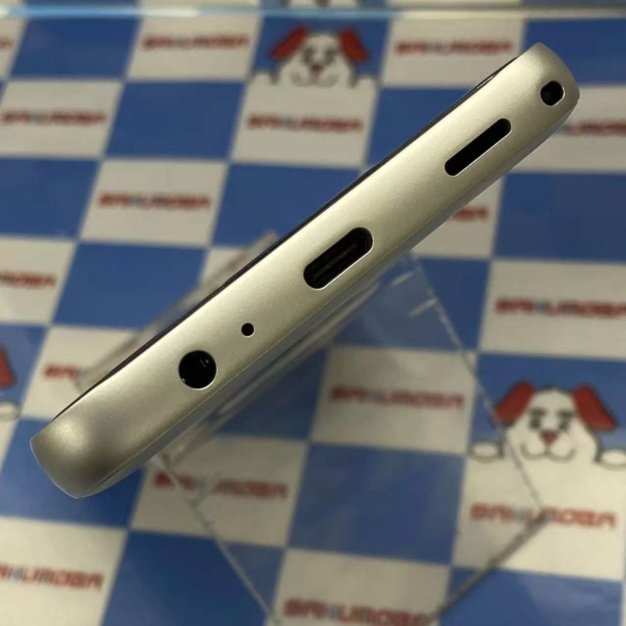 BASIO 64GB シルバー KYG04 AU版SIMフリー美品 au