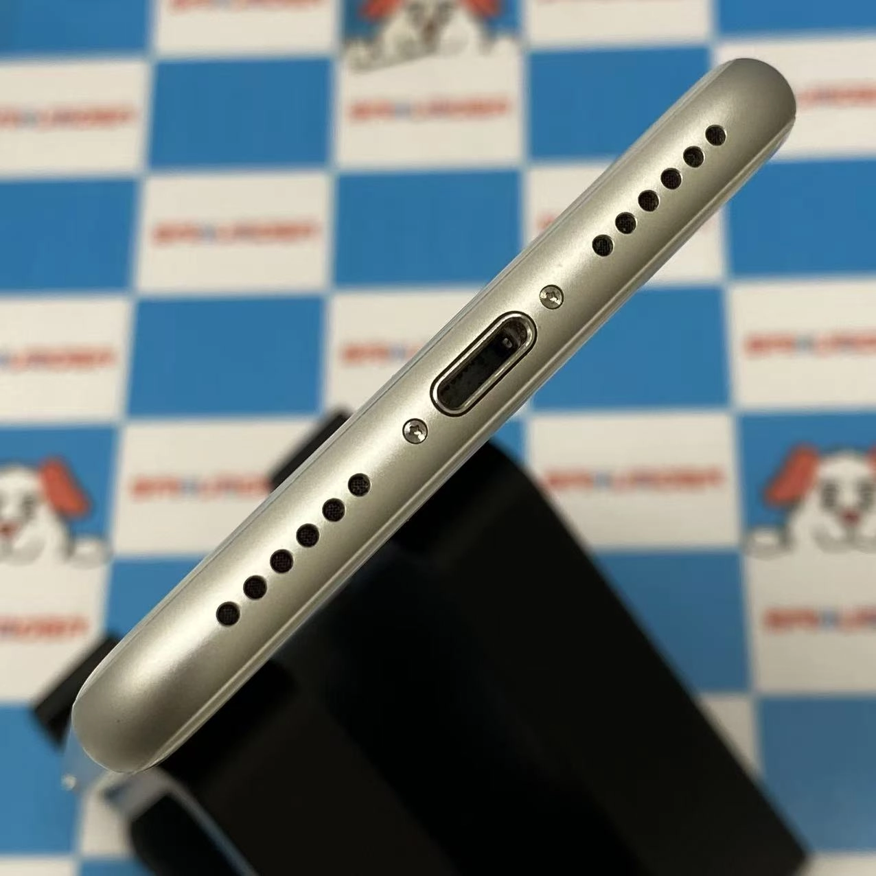 iPhone8 64GB シルバー MQ792J/A docomo版SIMフリー ジャンク品