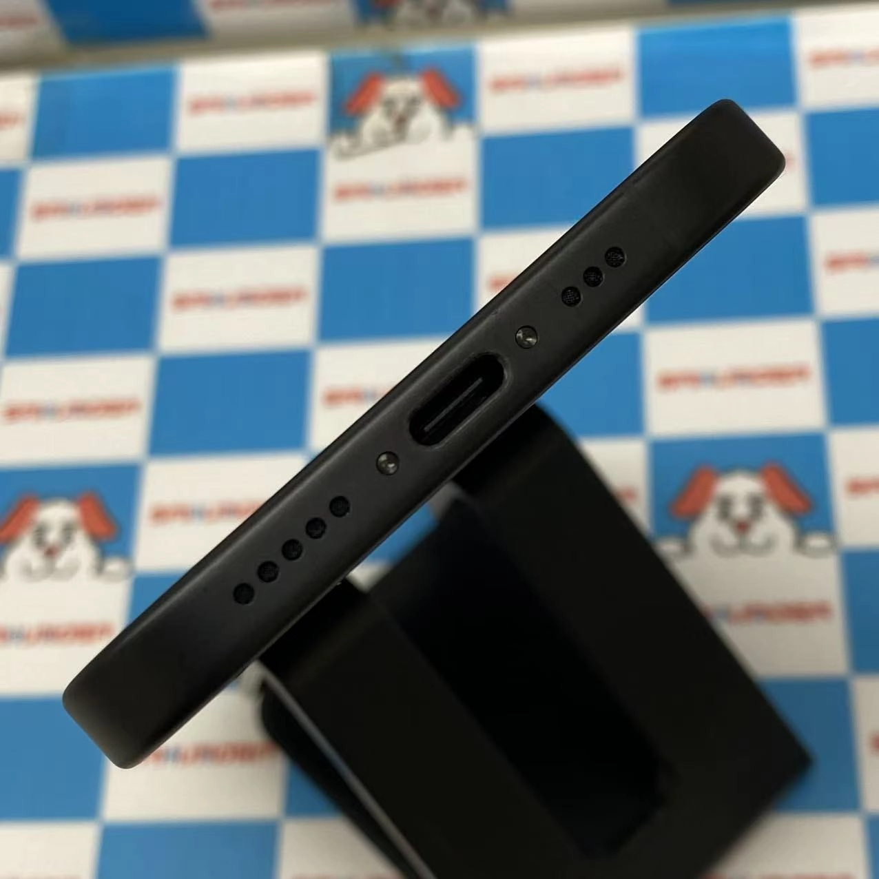 iPhone16 128GB ブラック MYDQ3J/A docomo版SIMフリー 美品