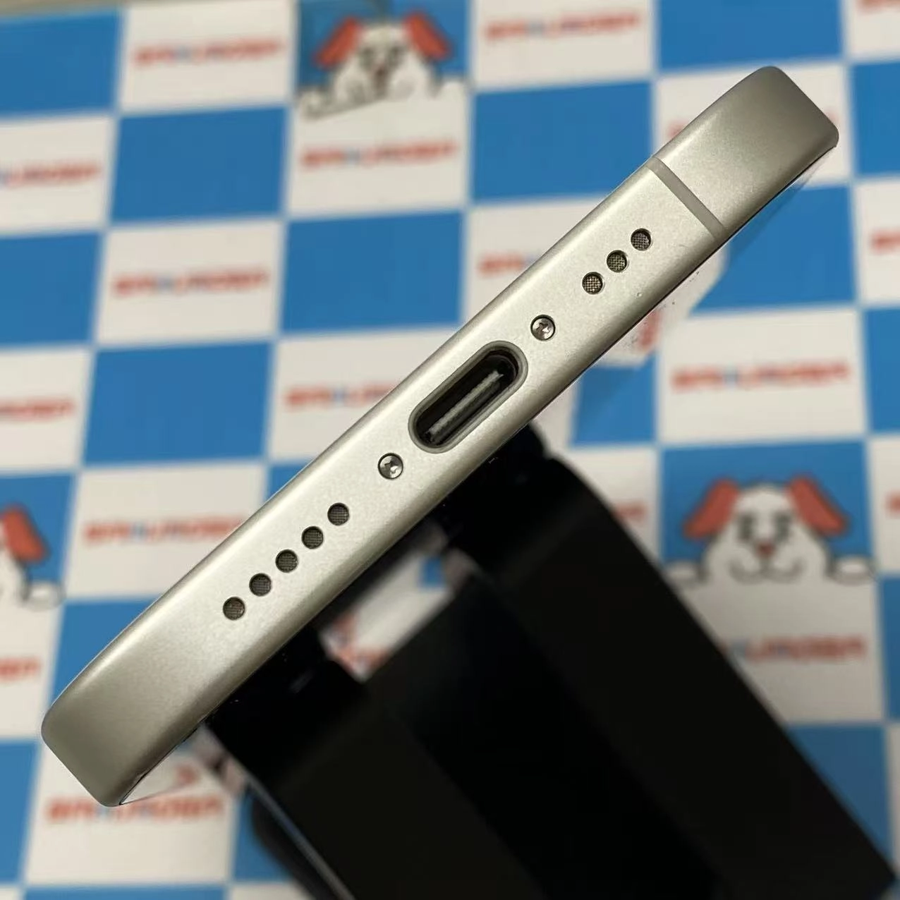 iPhone16 128GB ホワイト MYDR3J/A docomo版SIMフリー
