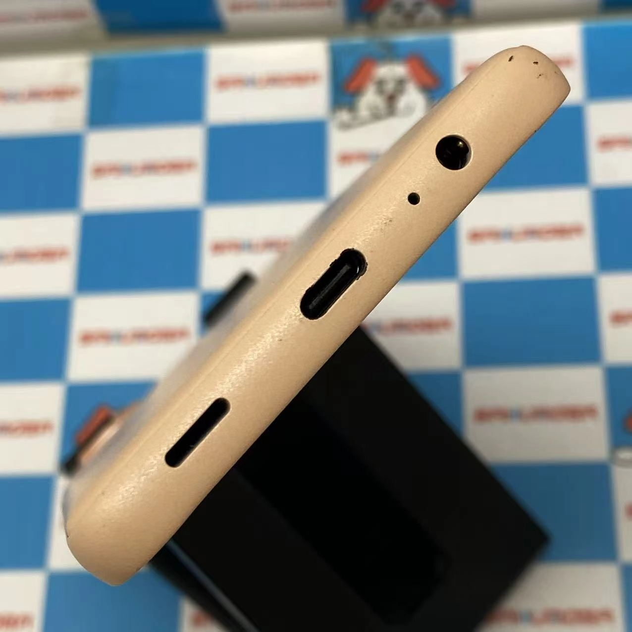 arrows We2 64GB ライトオレンジ F-52E docomo版SIMフリー