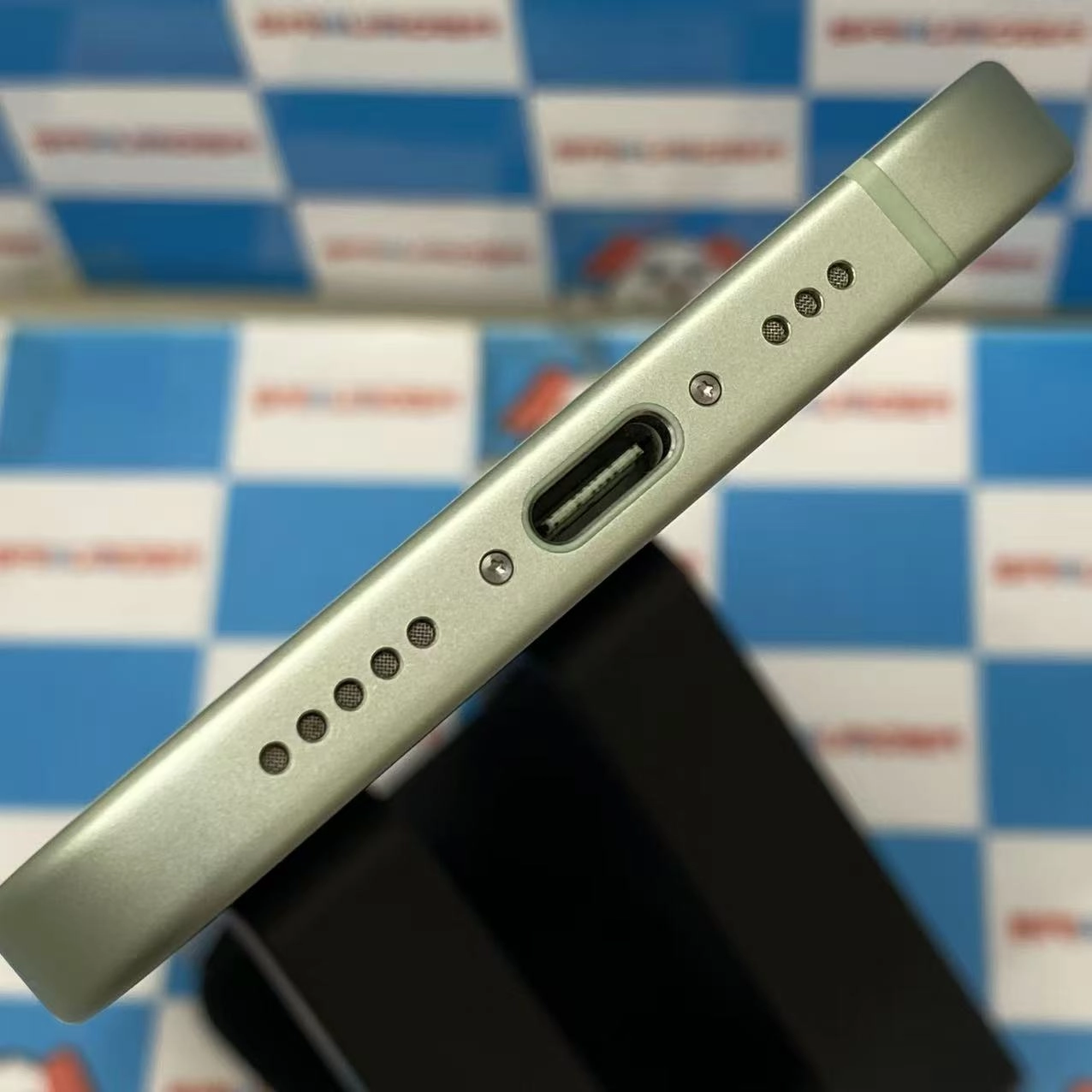 iPhone15 256GB グリーン MTMT3J/A Apple版SIMフリー 美品
