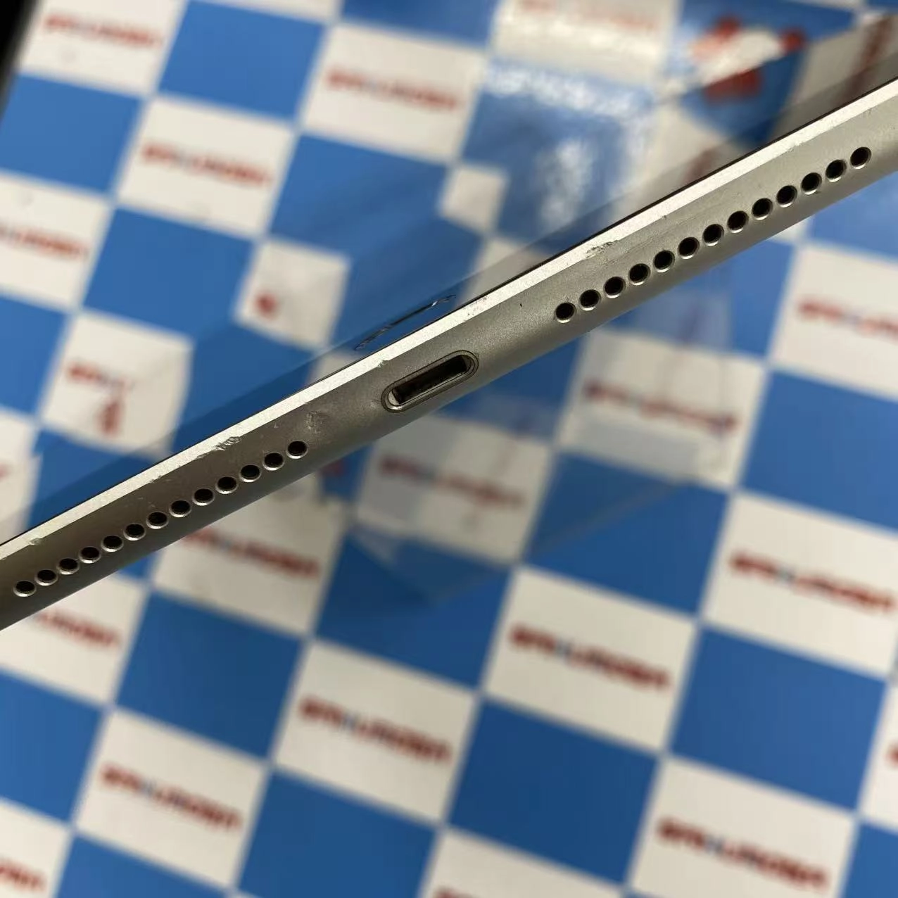 iPad 第9世代 Wi-Fi+Cellularモデル 64GB シルバー MK493J/A SIMフリー ジャンク品