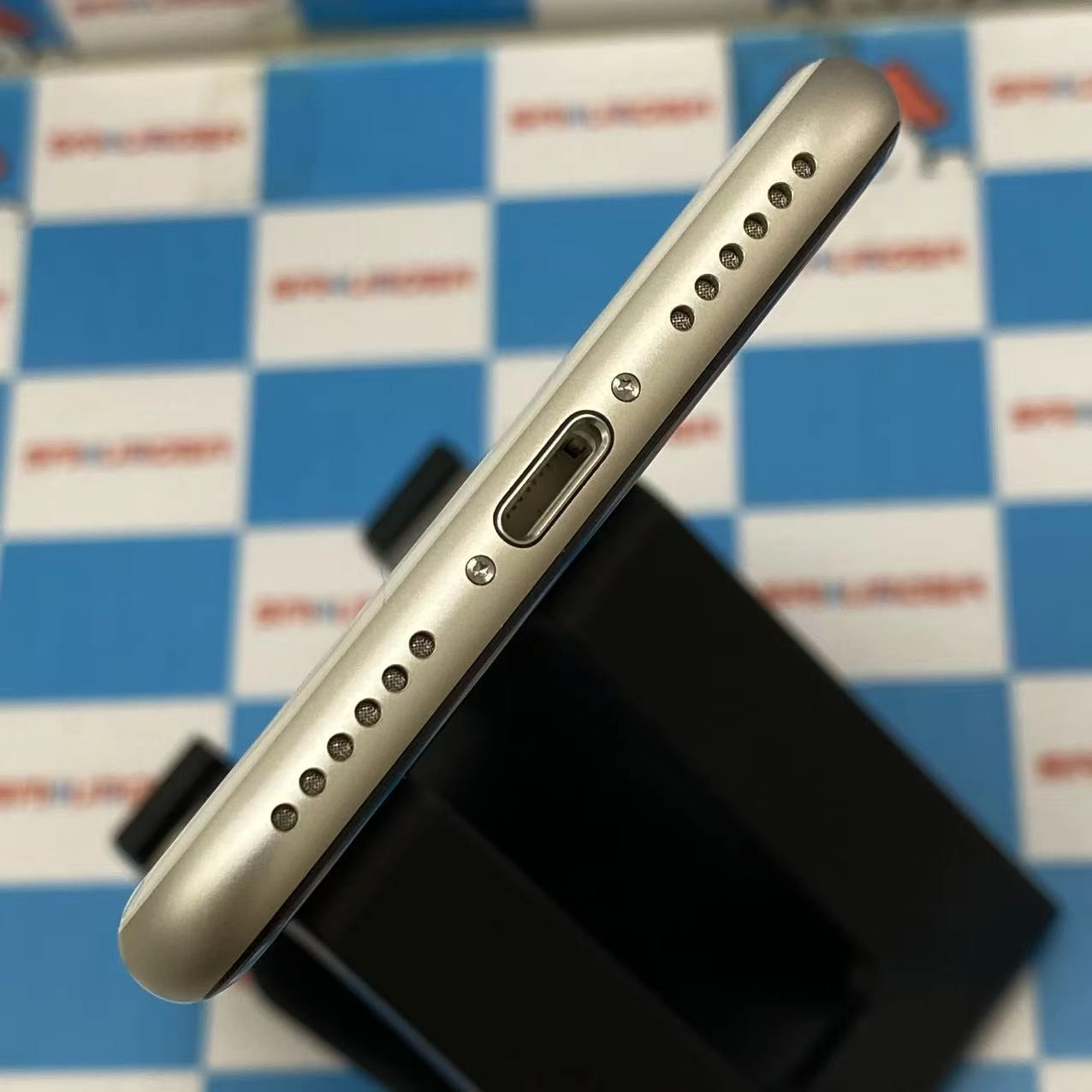iPhoneSE 第3世代 64GB ホワイト 3K433J/A SoftBank版SIMフリー ジャンク品