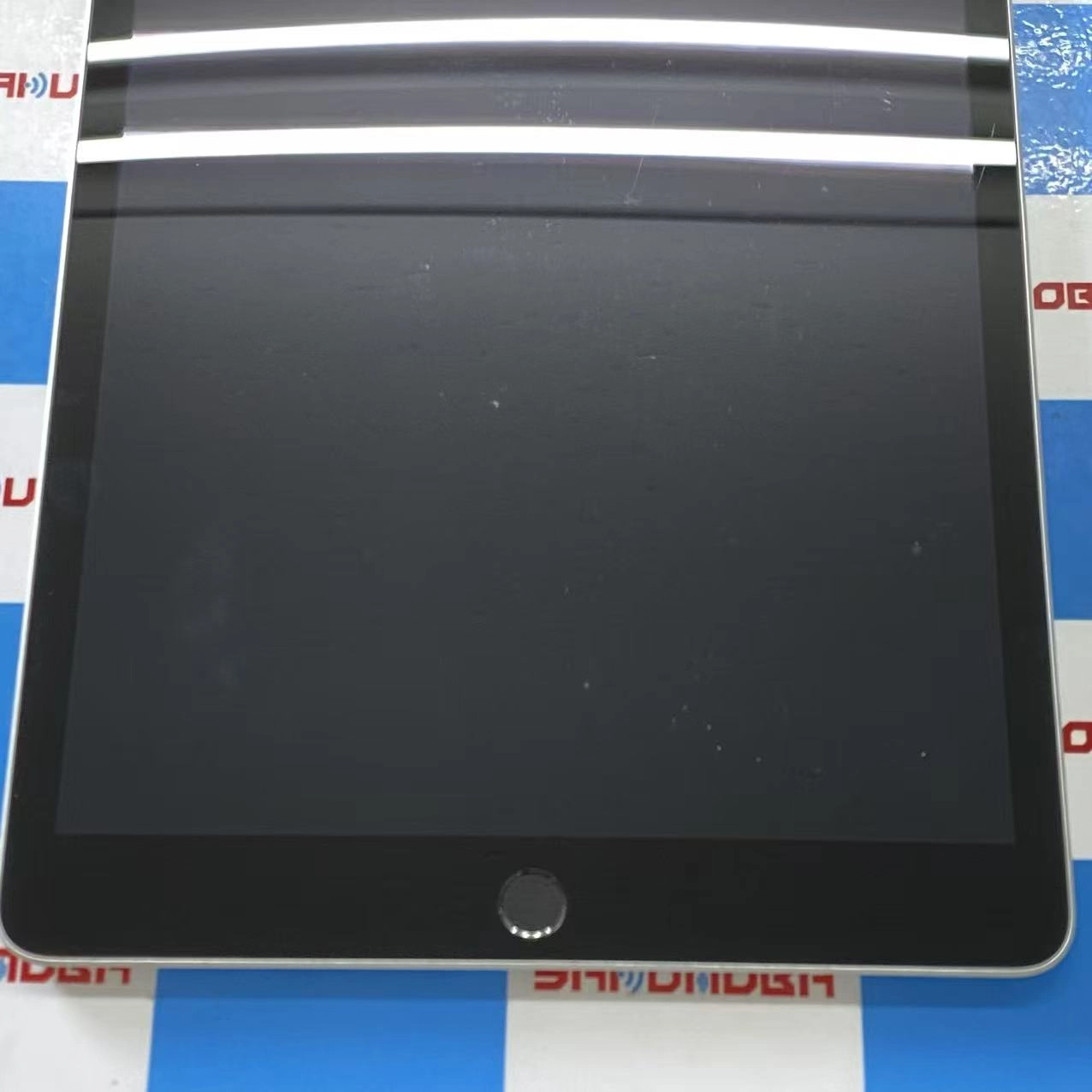 iPad 第9世代 Wi-Fi+Cellularモデル 64GB シルバー MK493J/A SIMフリージャンク品