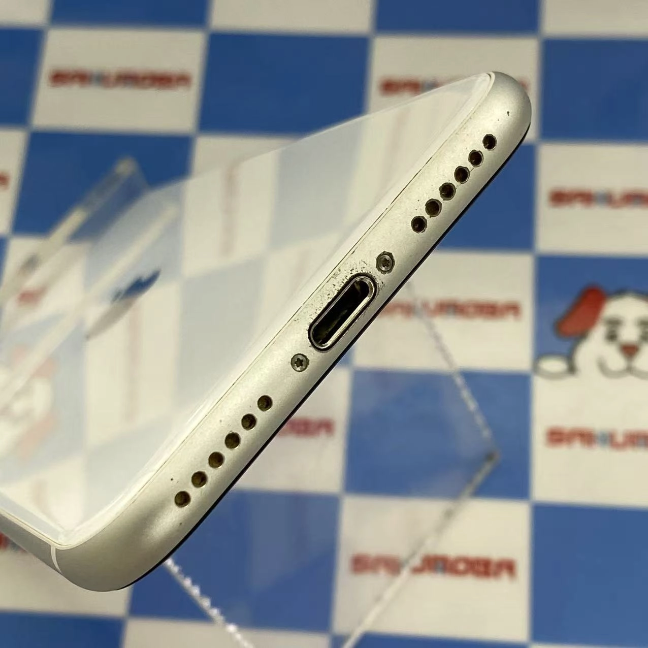 iPhoneSE 第2世代 64GB ホワイト MHGQ3J/A SIMロック解除済 SoftBank版SIMフリージャンク品