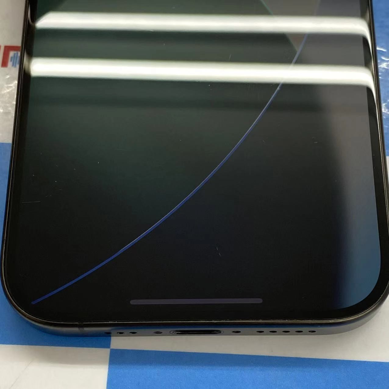 iPhone15 Pro 256GB ブラックチタニウム NTUC3J/A AU版SIMフリージャンク品 au