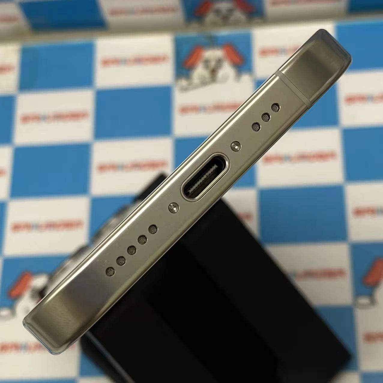 iPhone16 Pro 256GB ホワイトチタニウム NYN13J/A SIMフリー 極美品