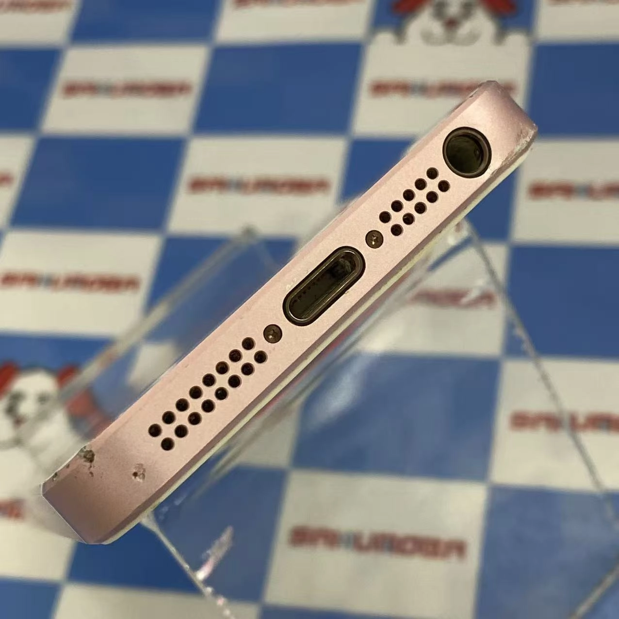 iPhoneSE 64GB ローズゴールド MLXQ2J/A SIMロック解除済 docomoジャンク品