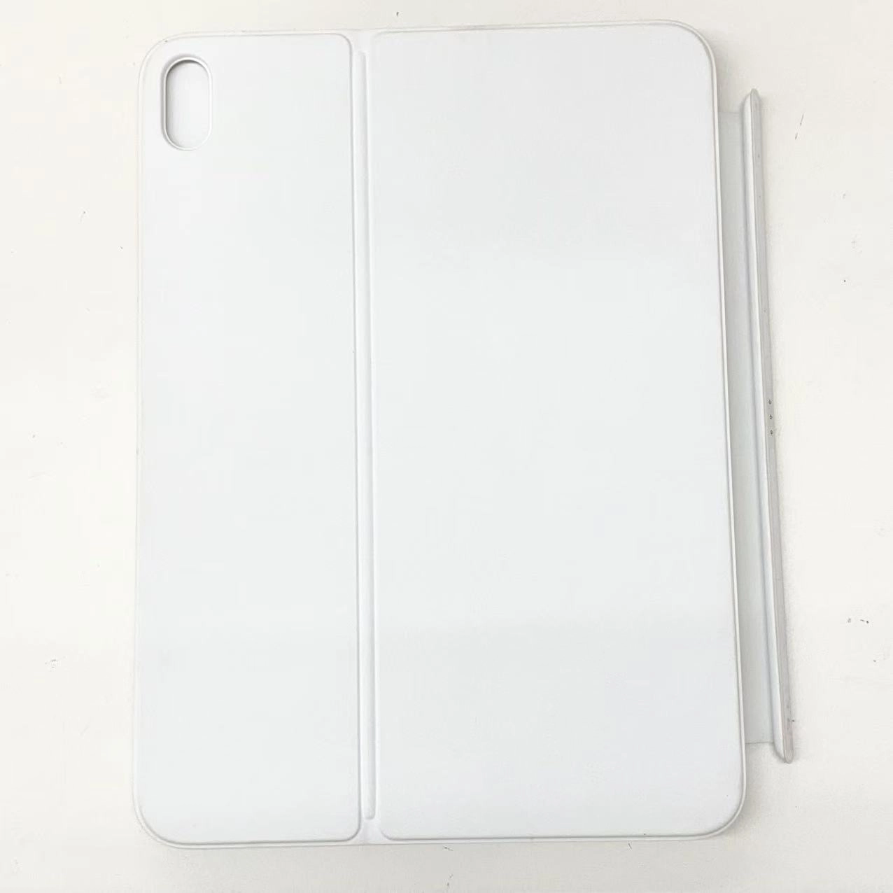 Magic Keyboard Folio for iPad (10th gen) ホワイト MLPV3J/A -