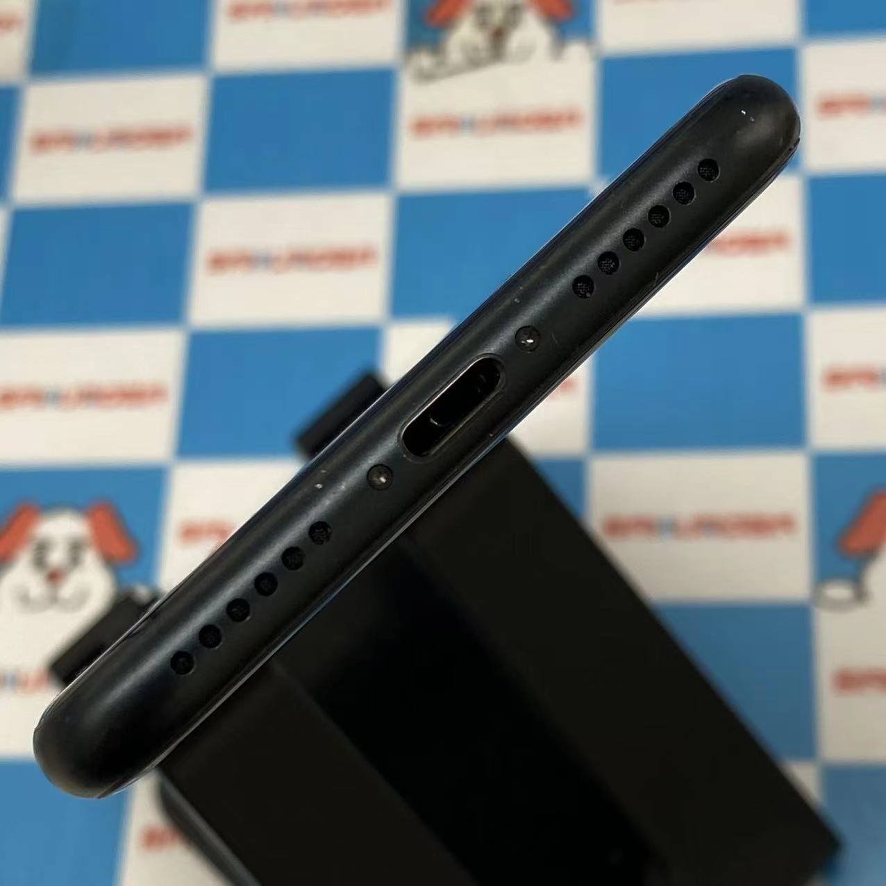 iPhoneSE 第3世代 64GB ミッドナイト MMYC3J/A docomo版SIMフリー