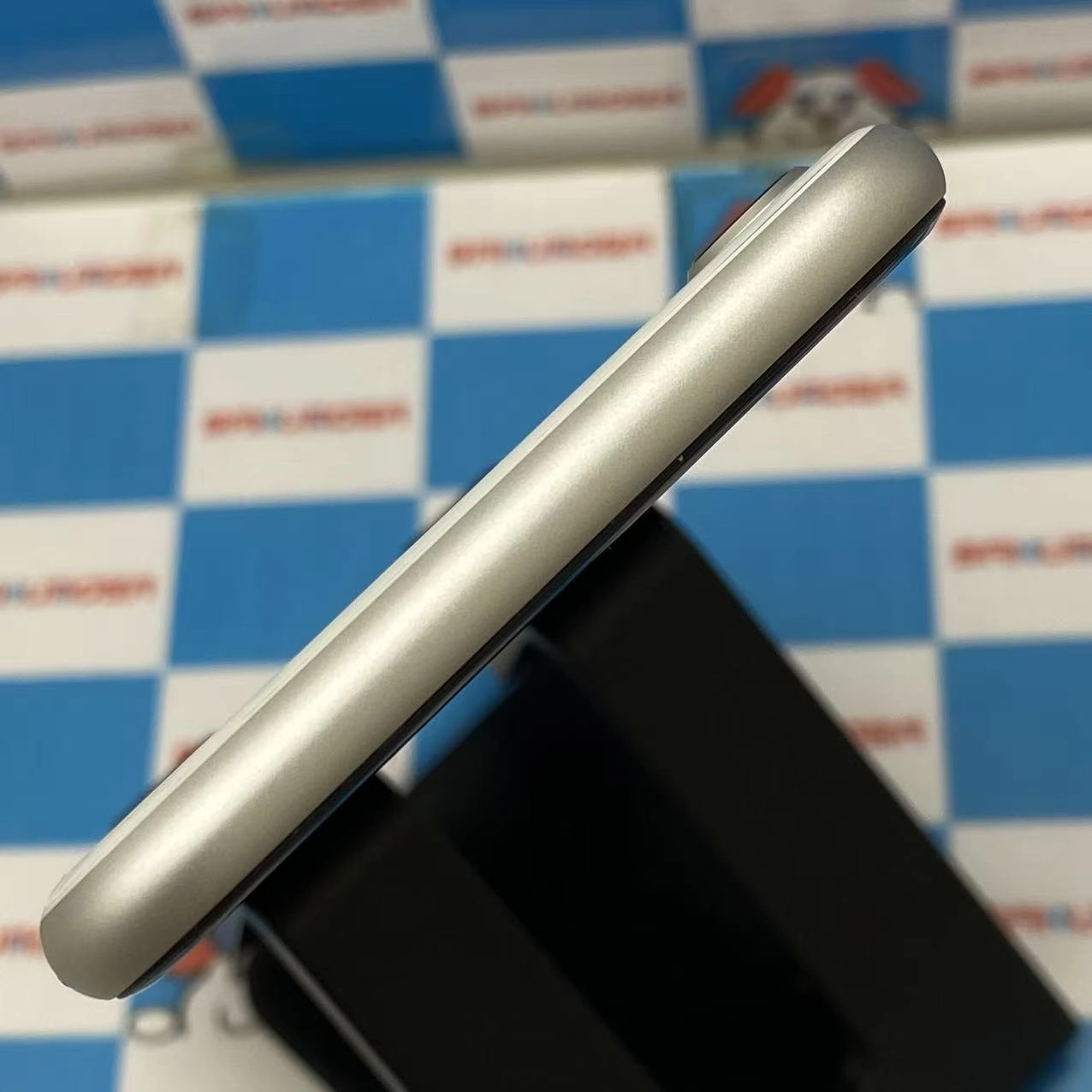 iPhoneSE 第2世代 64GB ホワイト MHGQ3J/A SoftBank版SIMフリー ジャンク品