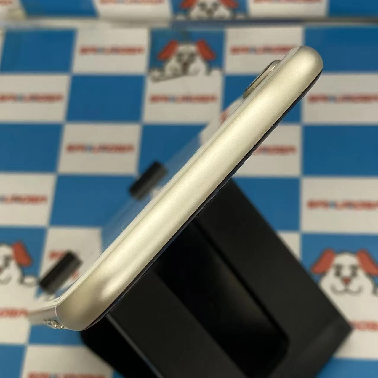 iPhoneSE 第3世代 64GB スターライト MMYD3J/A SoftBank版SIMフリー