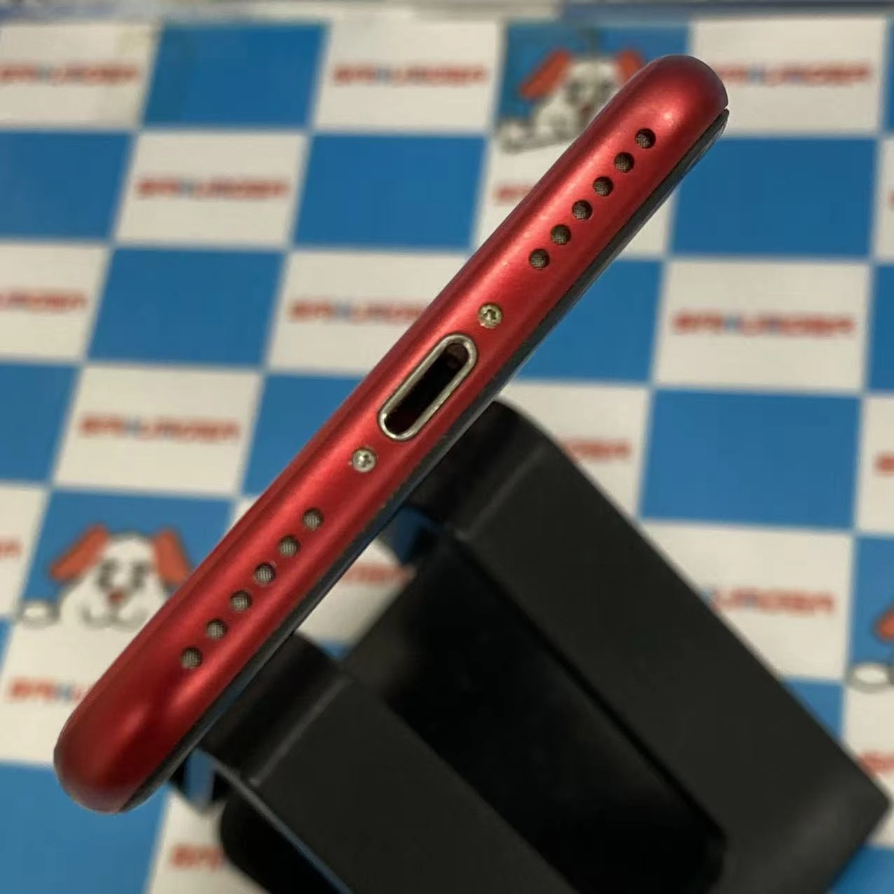 iPhoneSE 第2世代 128GB Product Red MXD22J/A docomo版SIMフリージャンク品