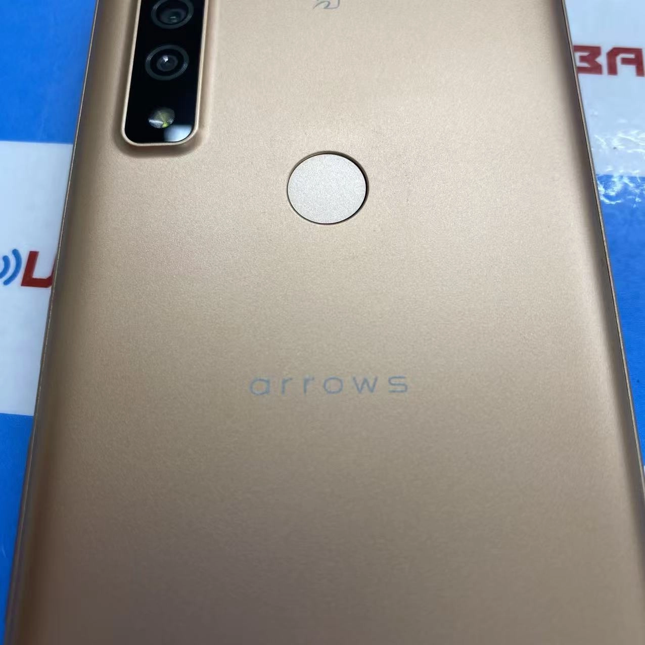 arrows We 64GB ローズゴールド FCG01 AU版SIMフリー au