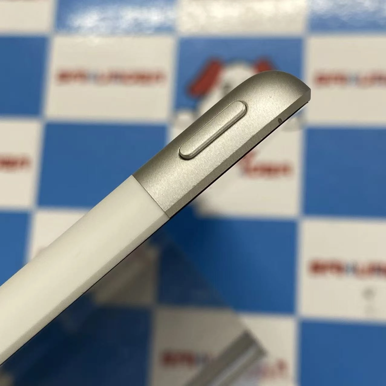 iPad 第9世代 Wi-Fi+Cellularモデル 64GB シルバー MK493J/A SIMフリージャンク品
