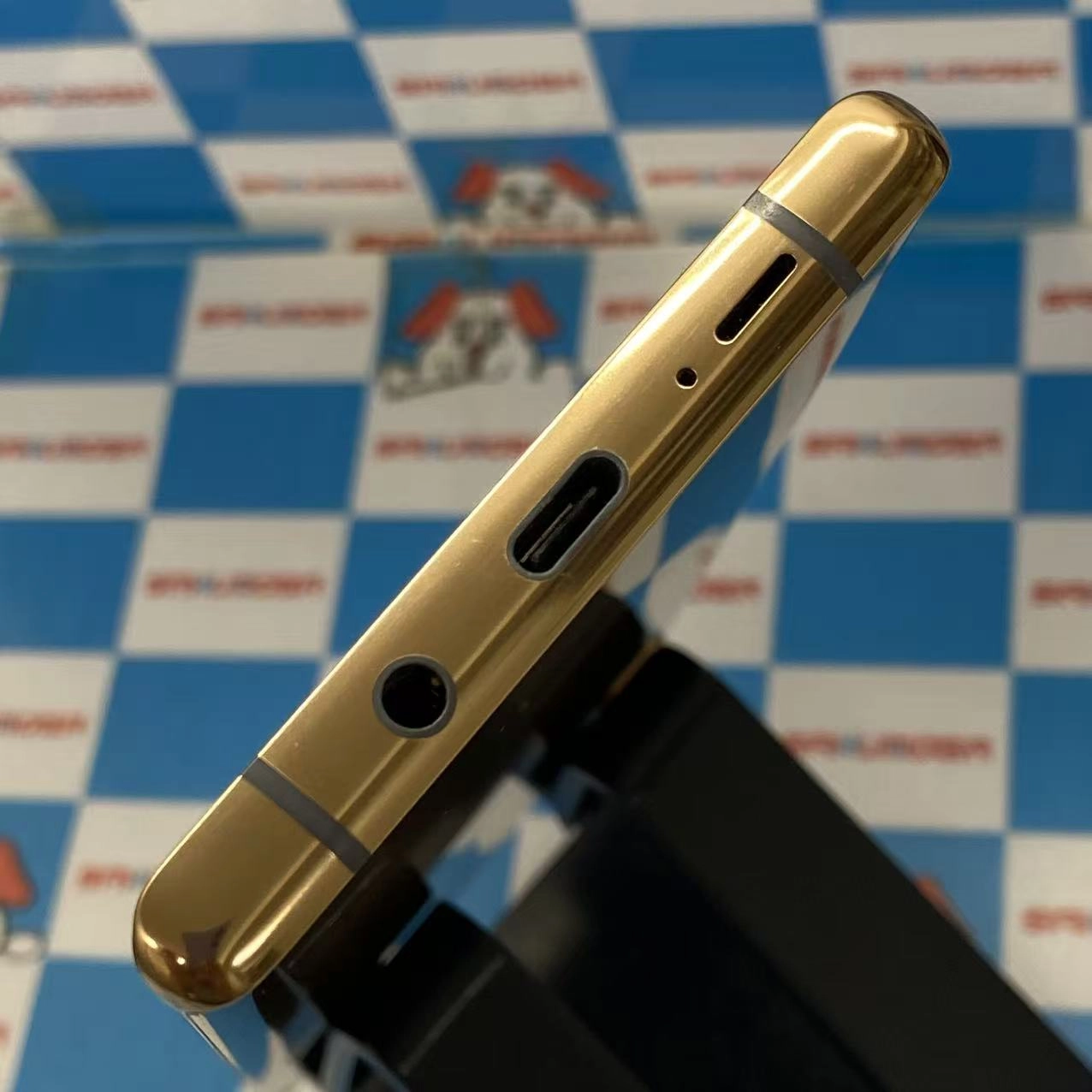 arrows NX9 8GB/128GB ゴールド F-52A docomo版SIMフリー