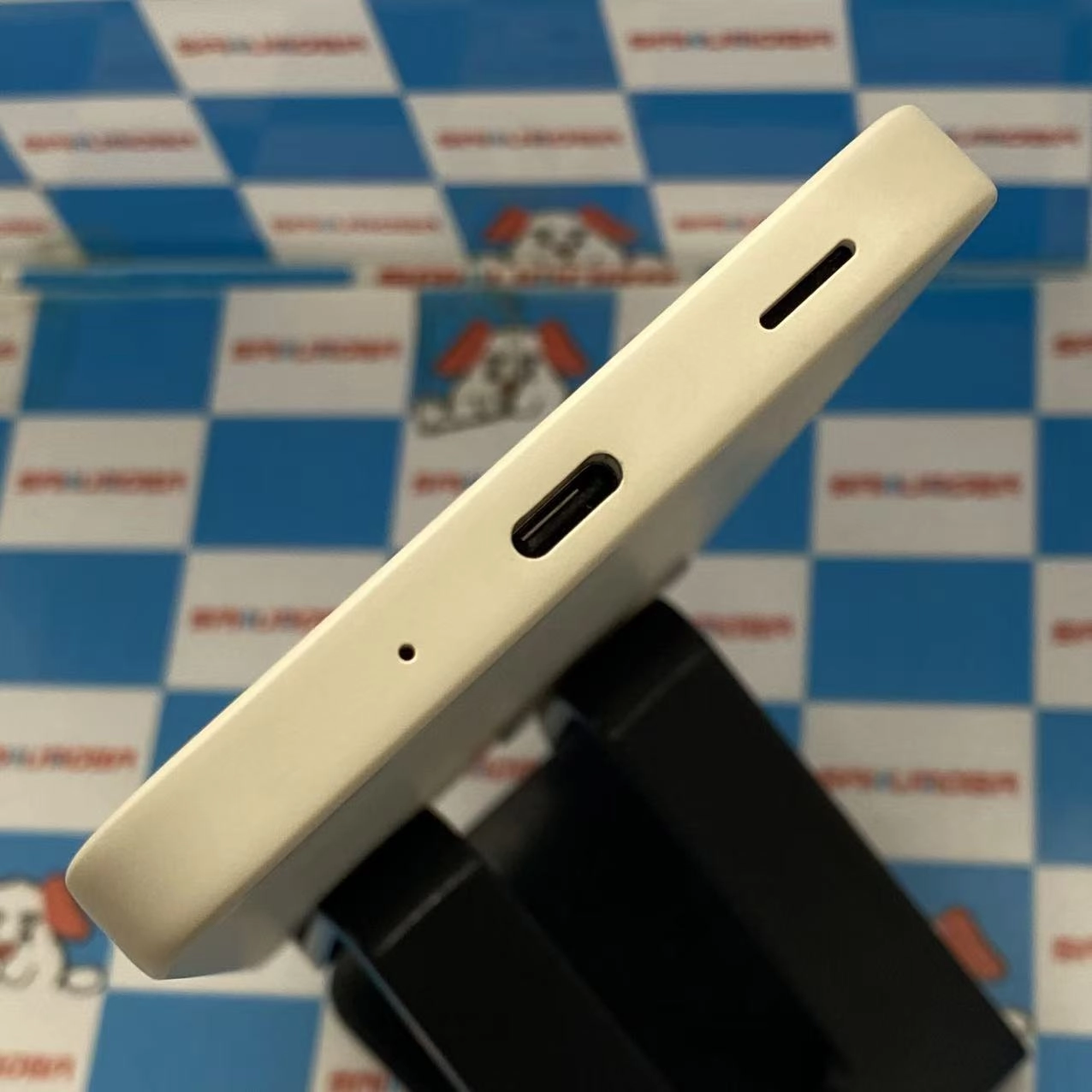AQUOS wish4 4GB/64GB ホワイト SH-52E docomo版SIMフリー